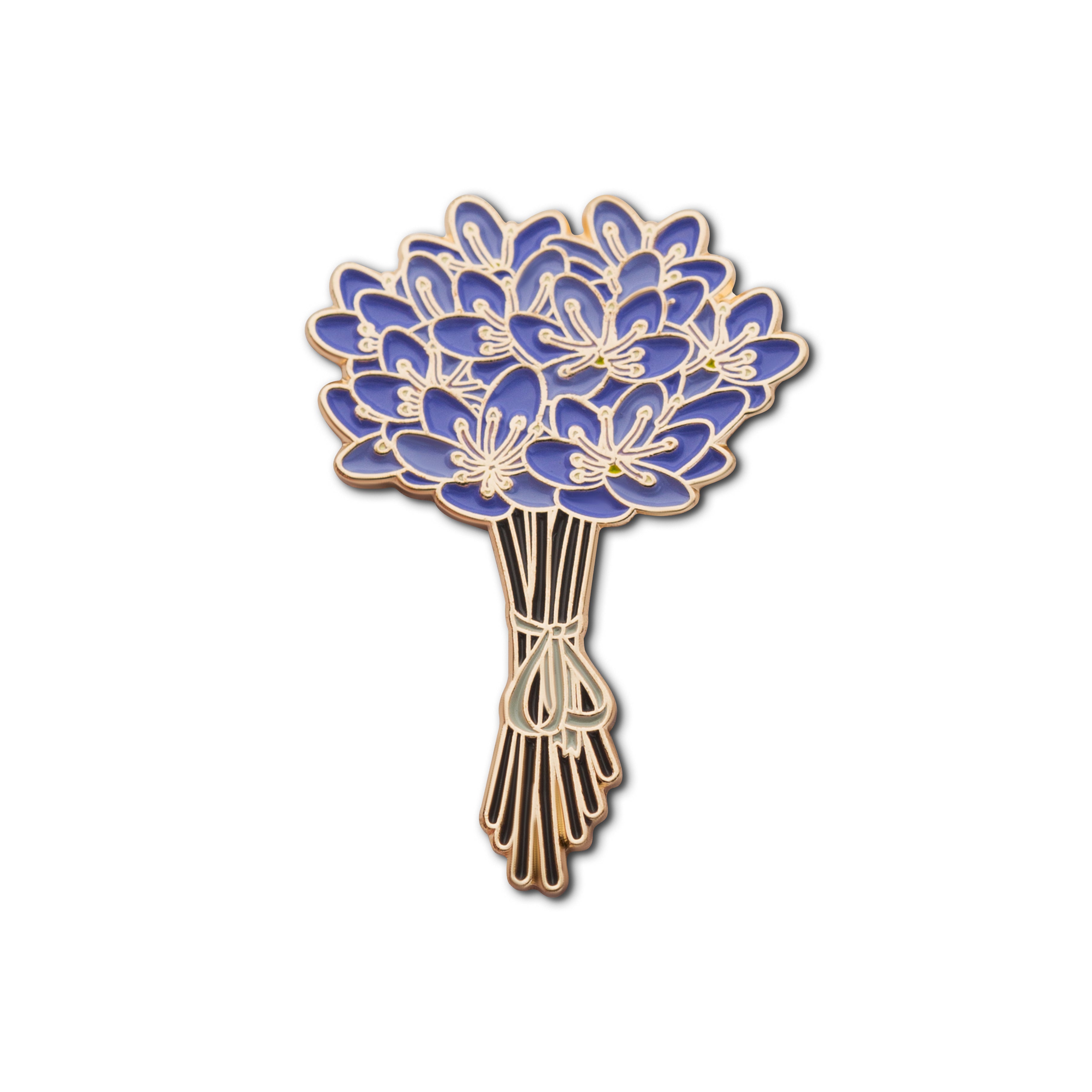 Emaille-Anstecknadel „Hepatica Bouquet“