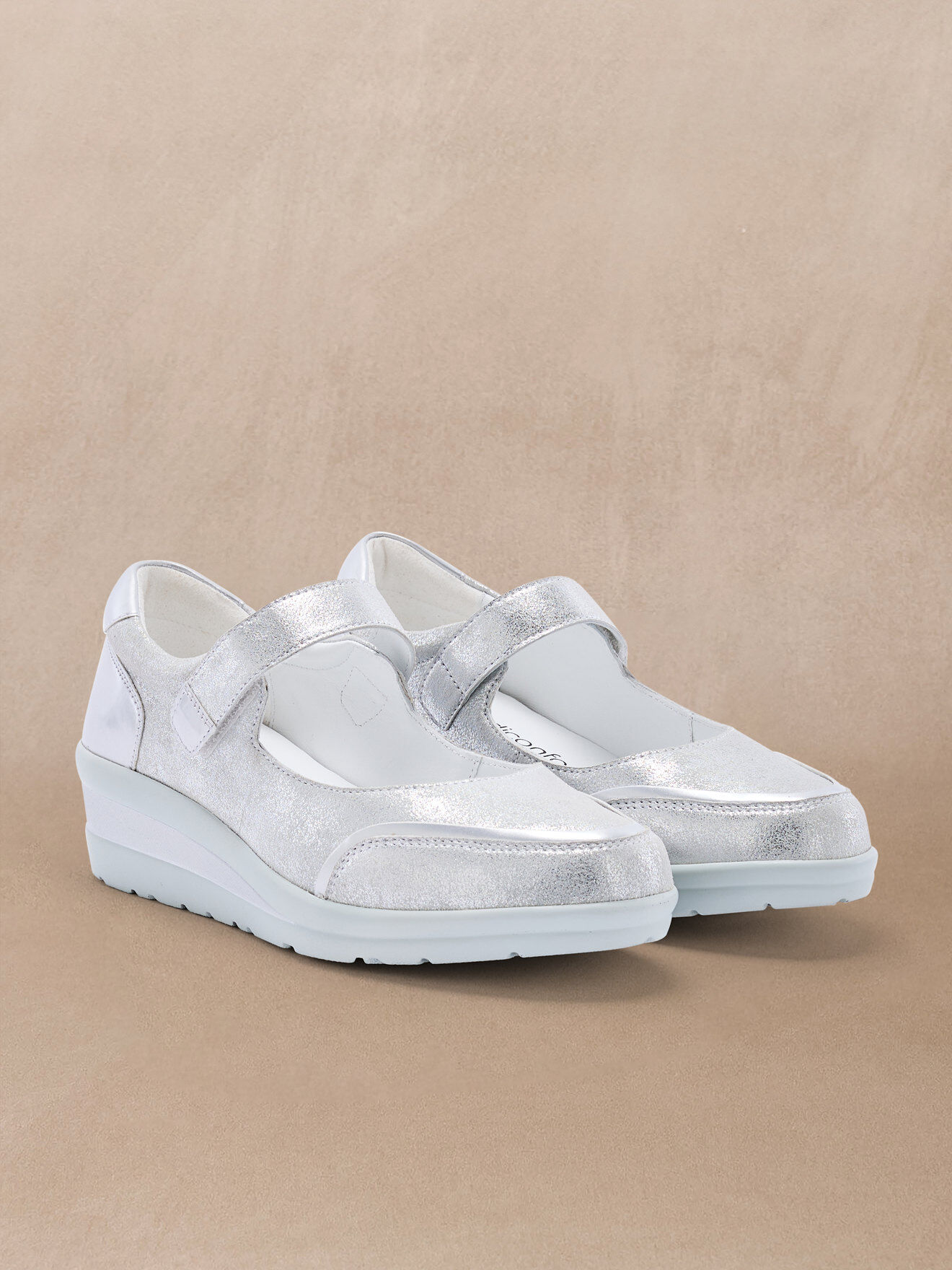 Women's leather Mary Jane shoes with Velcro closure and wedge sole (2012045_0017)