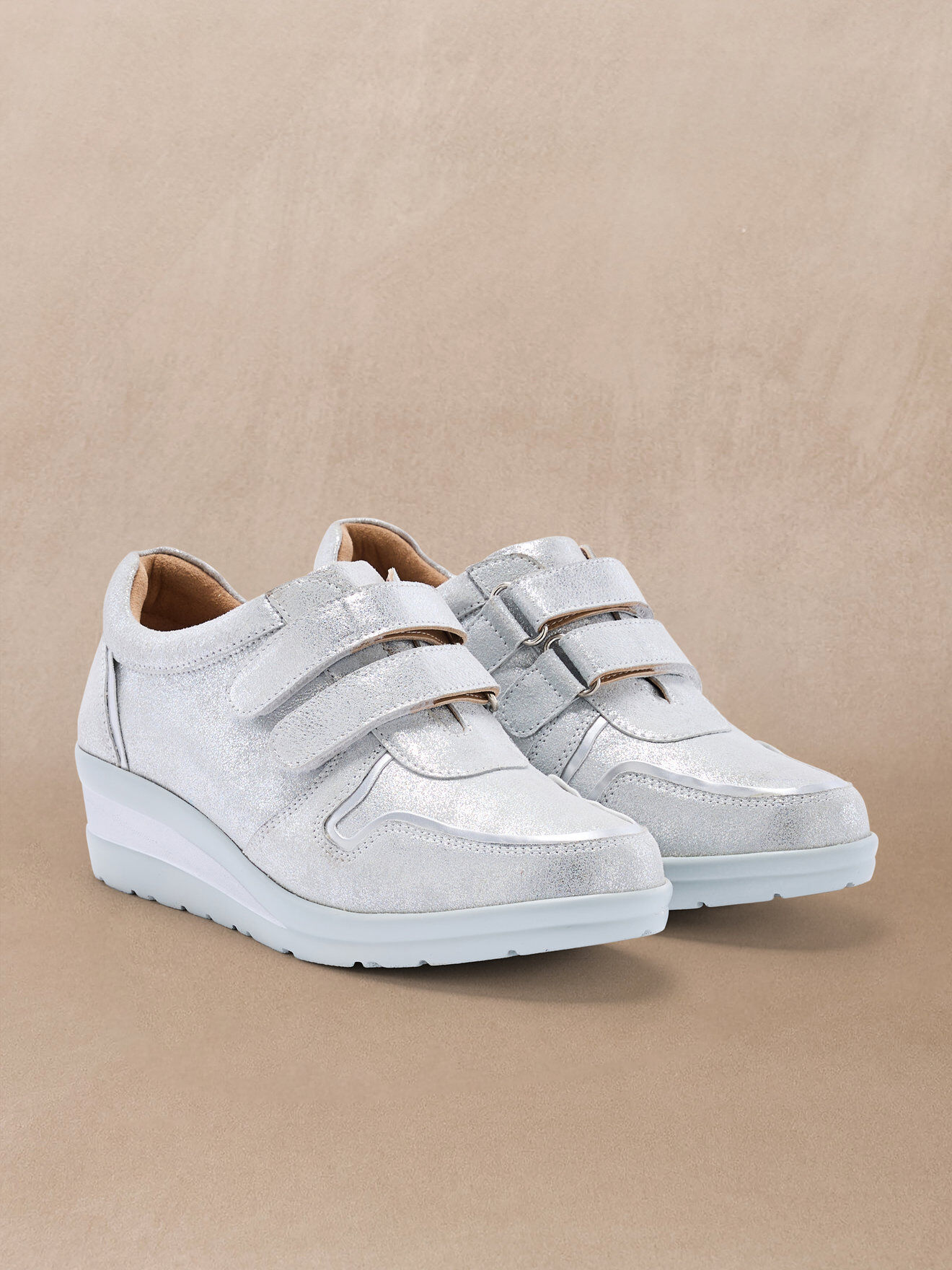 Women's all-leather derbies and shoes with Velcro closures (2012126_0017)