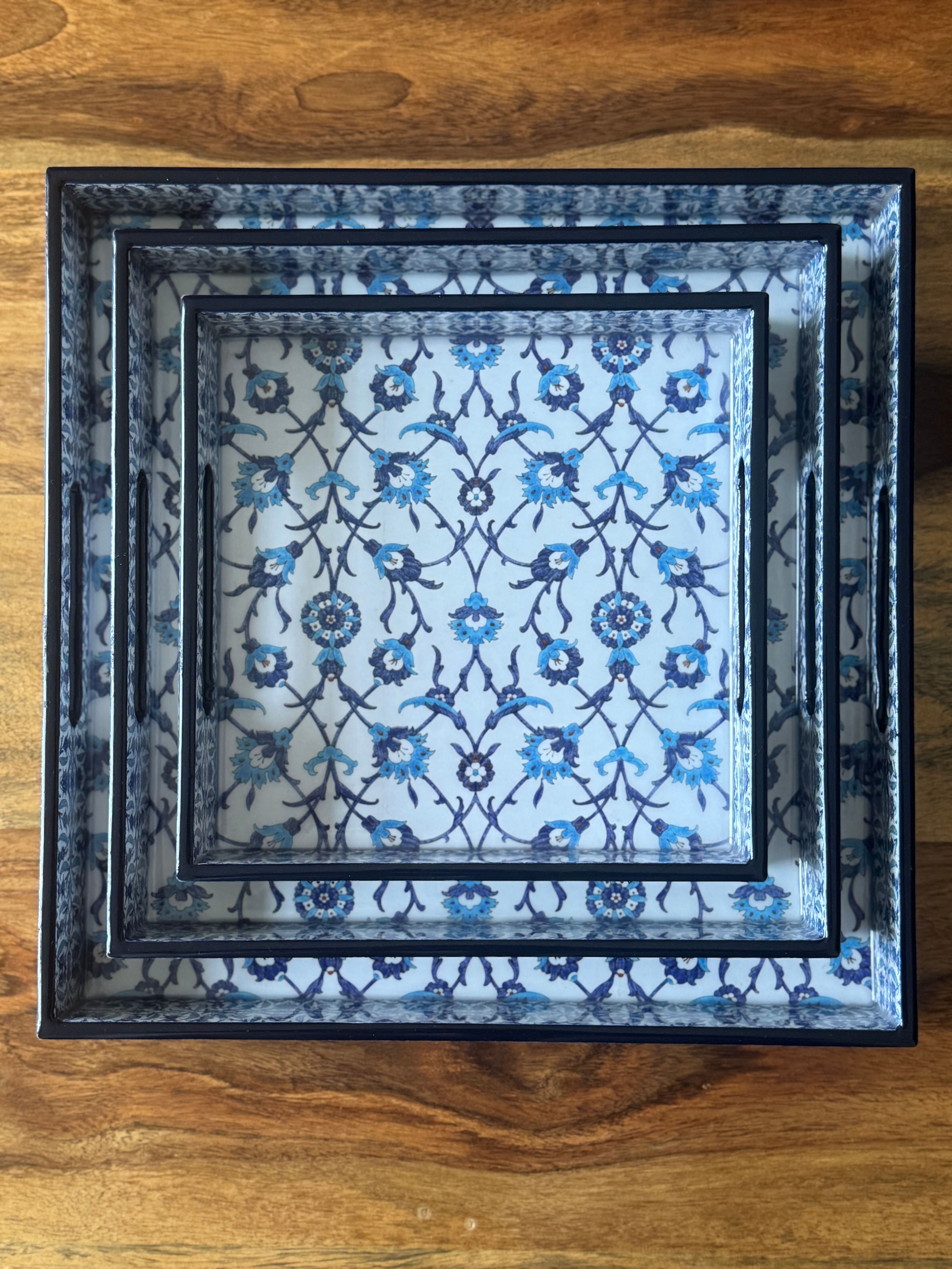 Vassoio quadrato leggero con rivestimento in smalto - Medio (25 x 25 cm)