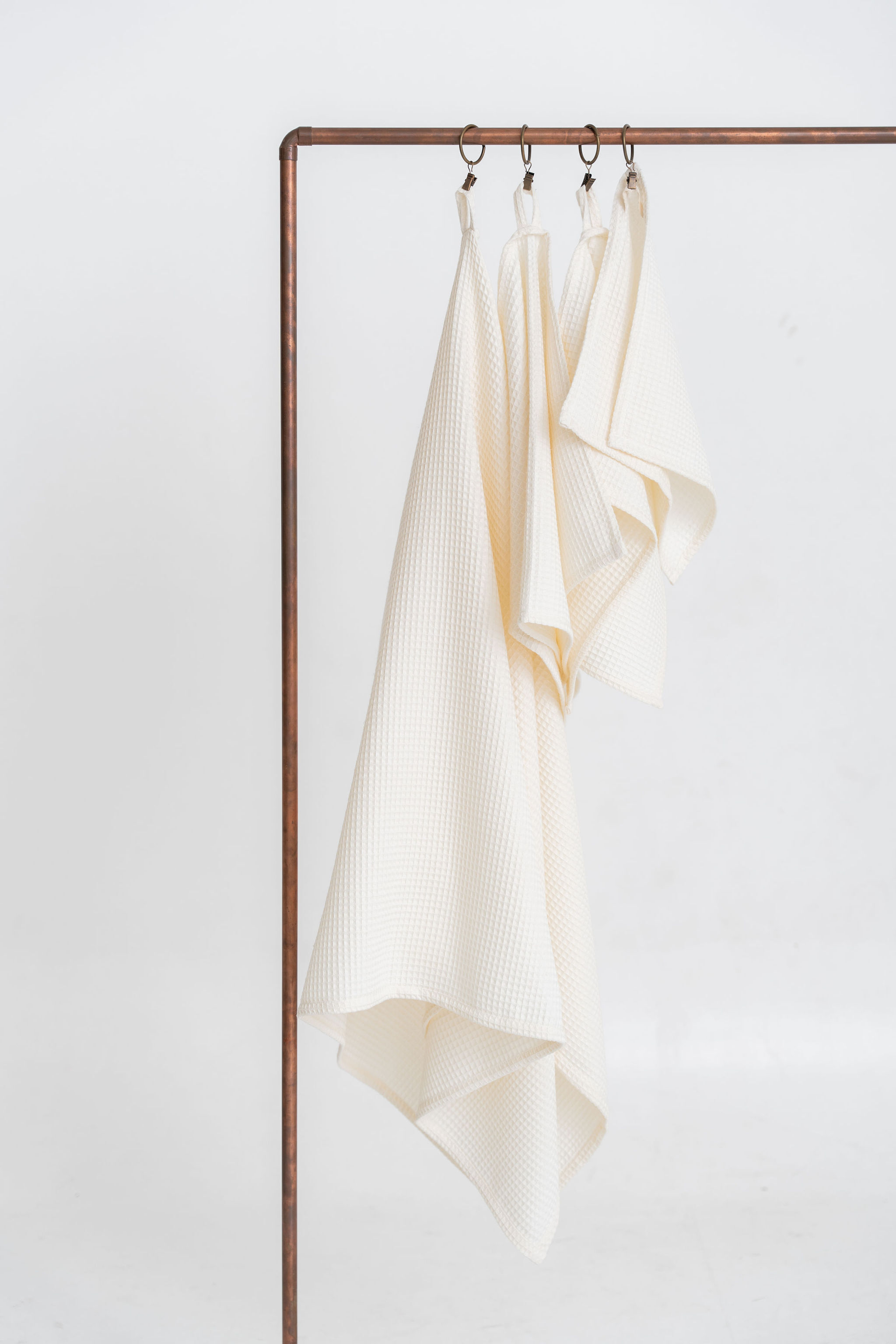White cotton waffle bath towel - good absorbet 140x80cm