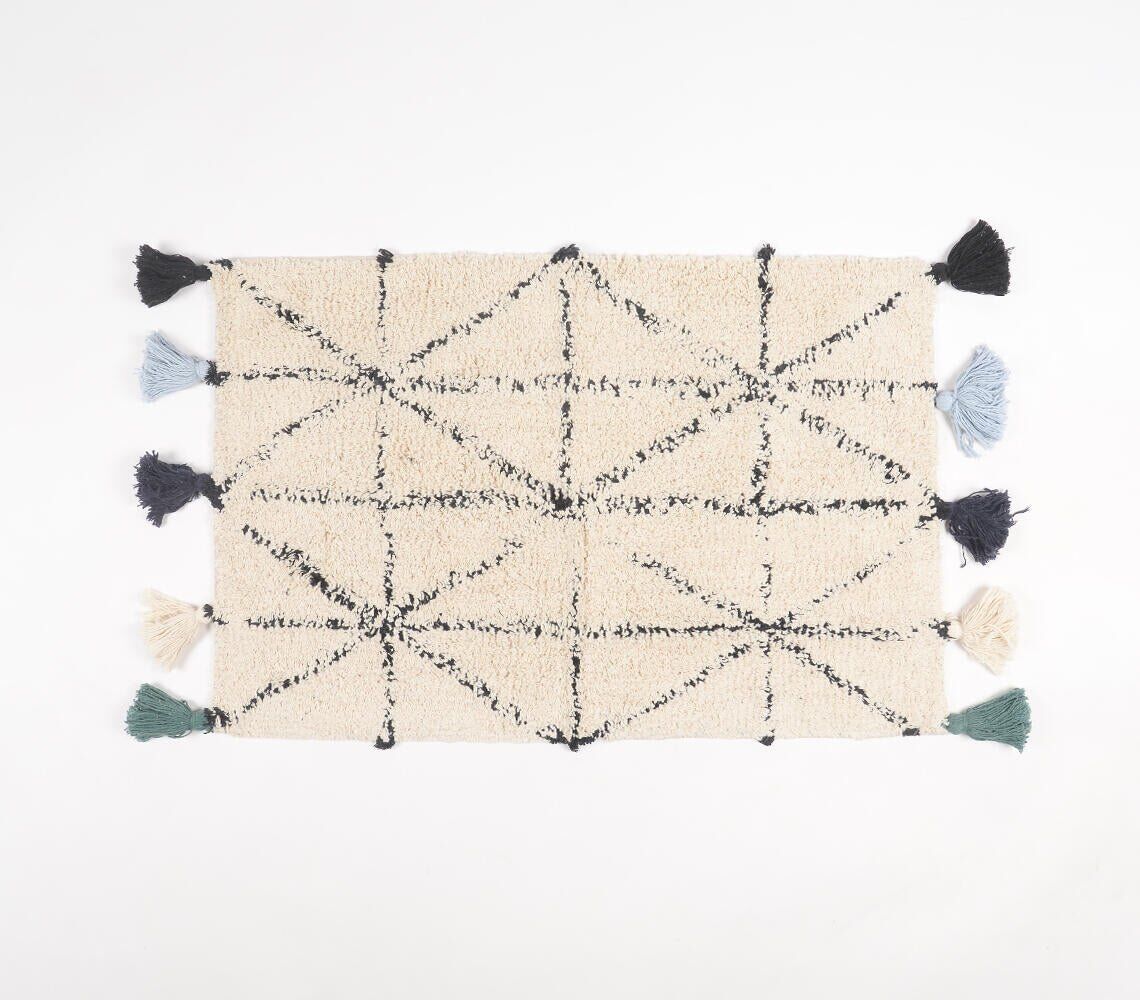 Hand Tufted & Tasseled Line Pattern Bath Mat