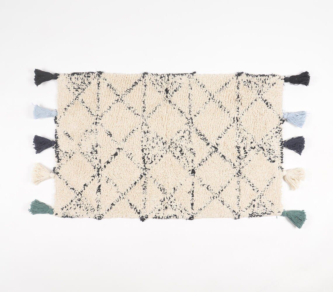 Hand Tufted & Tasseled Geometric Pattern Bath Mat