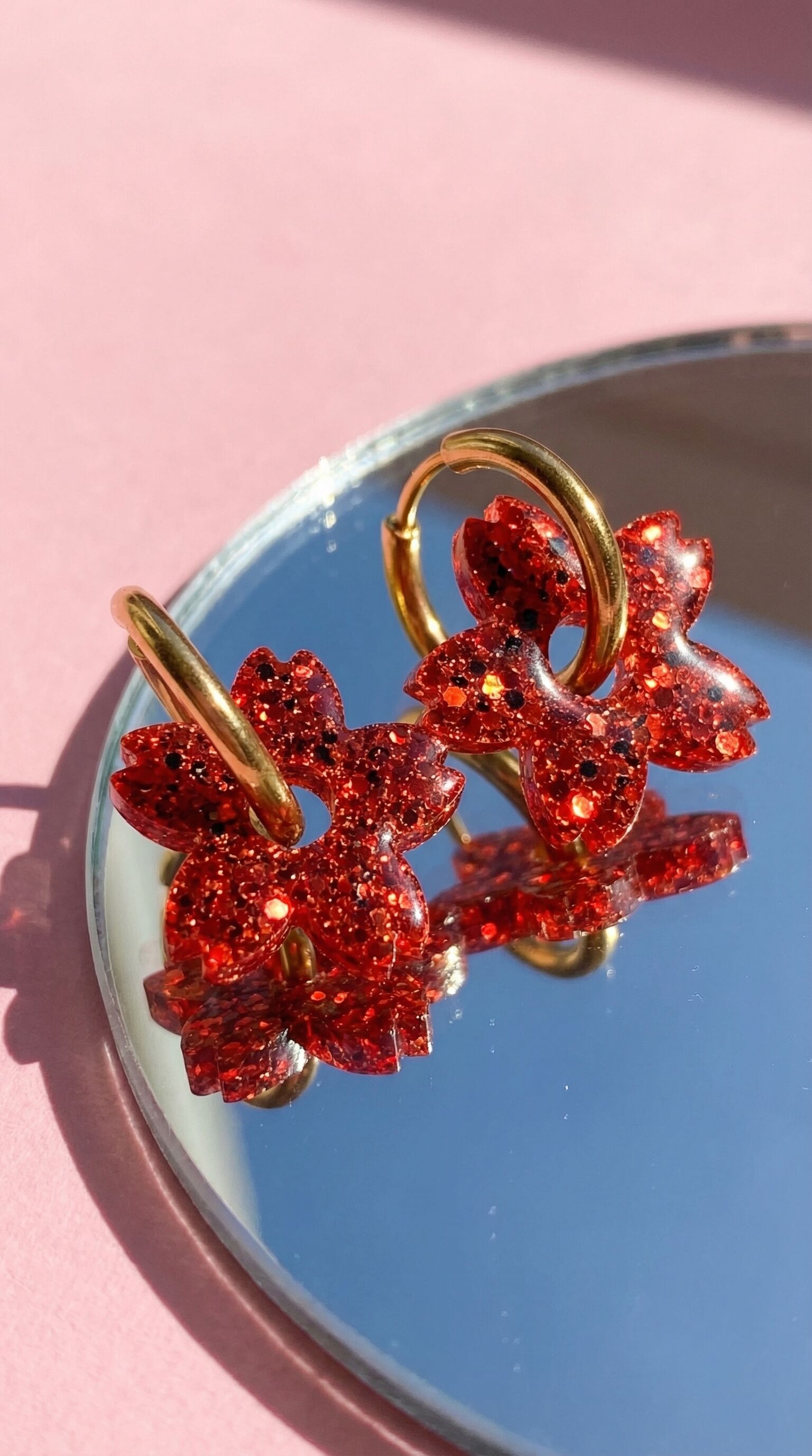 Boucles d'Oreilles Créoles Tiaré Rouge