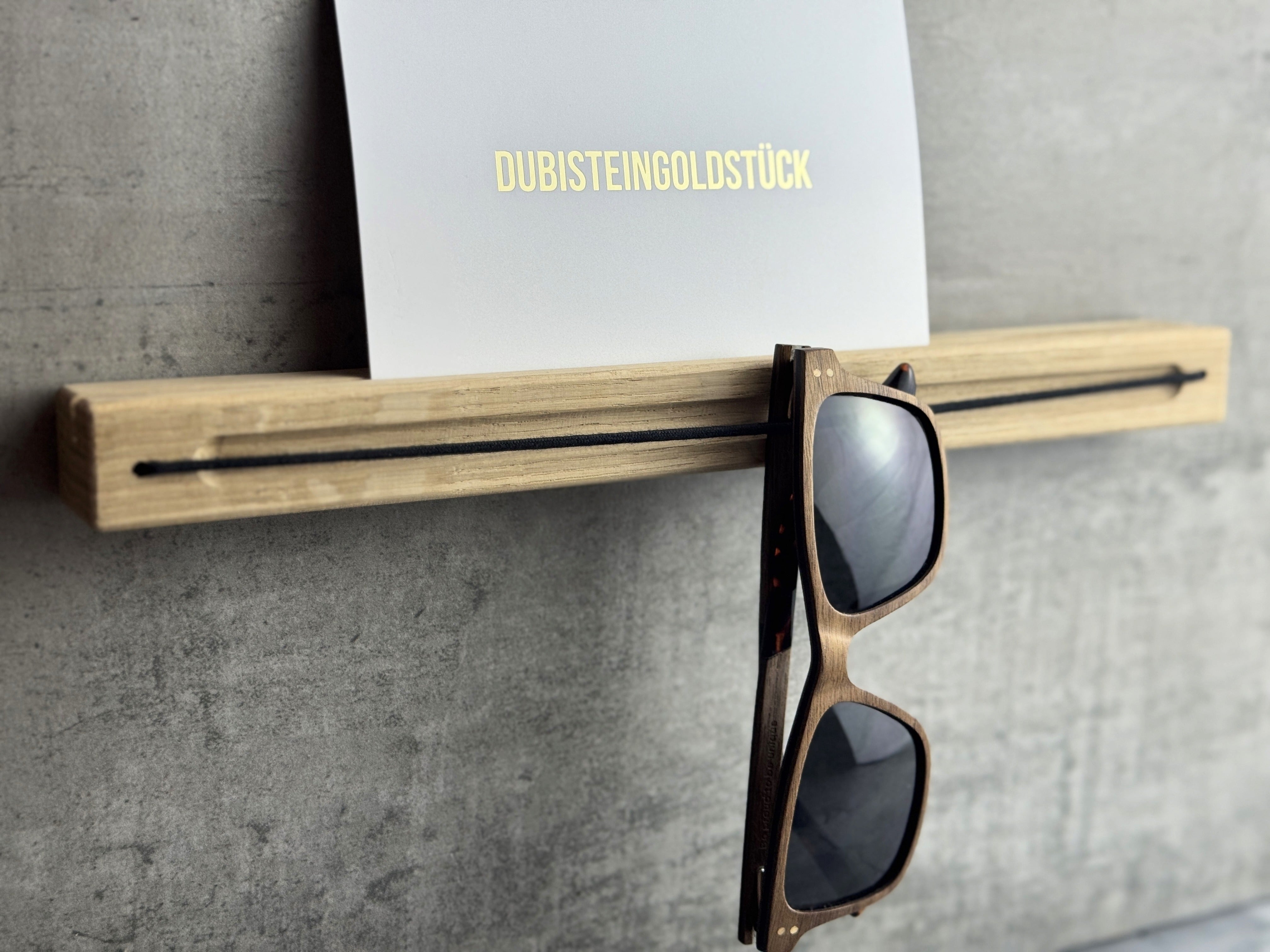 Brillenhalter Eichenholz – Wandaufbewahrung mit Gummiband | Minimaliste et fonctionnel