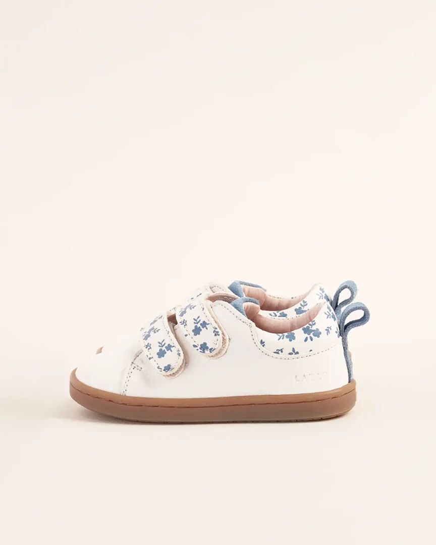 Zapatos Mahaut con flores azules