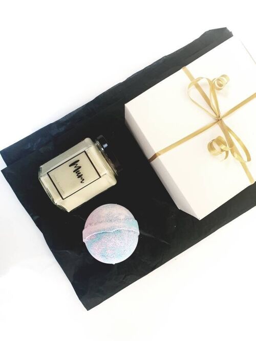 Mum Scented Candle and Bath Bomb Gift Box. Mothers Day Hamper Gift