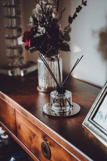 Flacon diffuseur de roseaux en patchouli et cuir avec bâtonnets, diffuseur d'huile de roseau, parfum de maison parfumé aux herbes 4