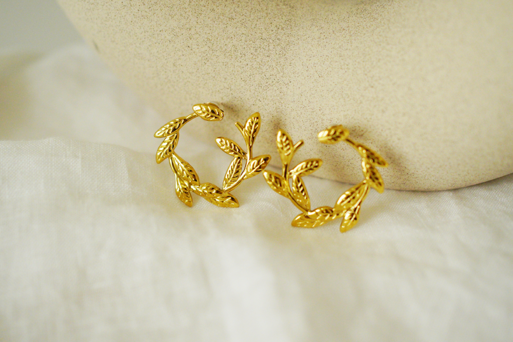 Boucles d’oreilles Léandra créoles feuillage doré