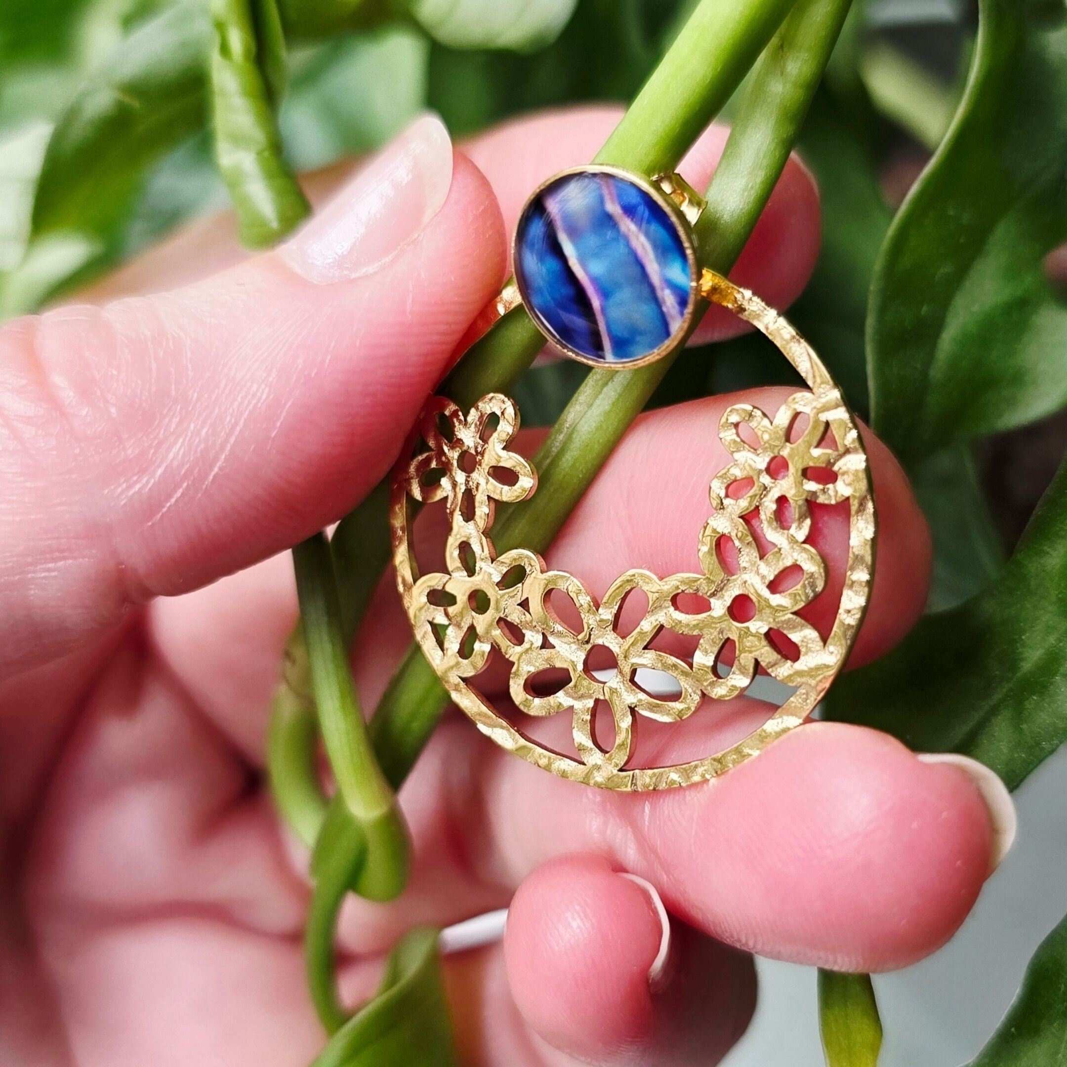 Boucles d'oreilles  2 en 1 laiton or 24k résine motif nacré, créole fleurs doré pour femme boheme fait main Fête des mères Cadeau Maman Noël