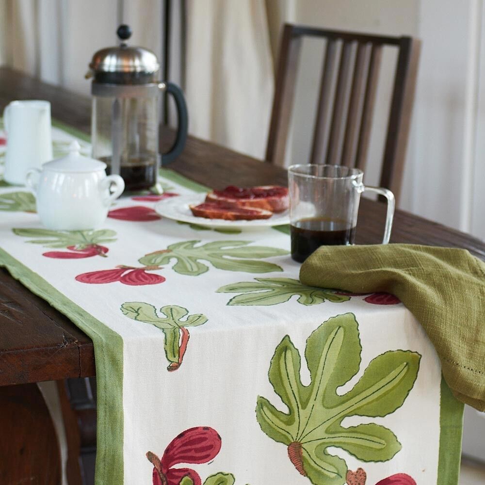 Red and green fig table runner
