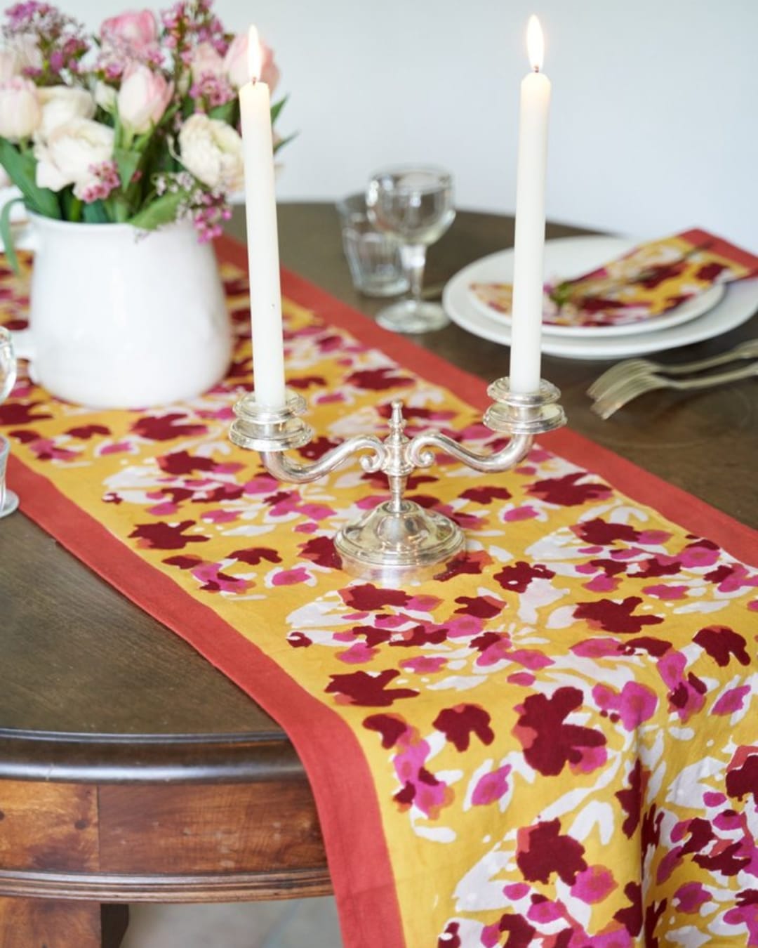Giverny yellow and red table runner