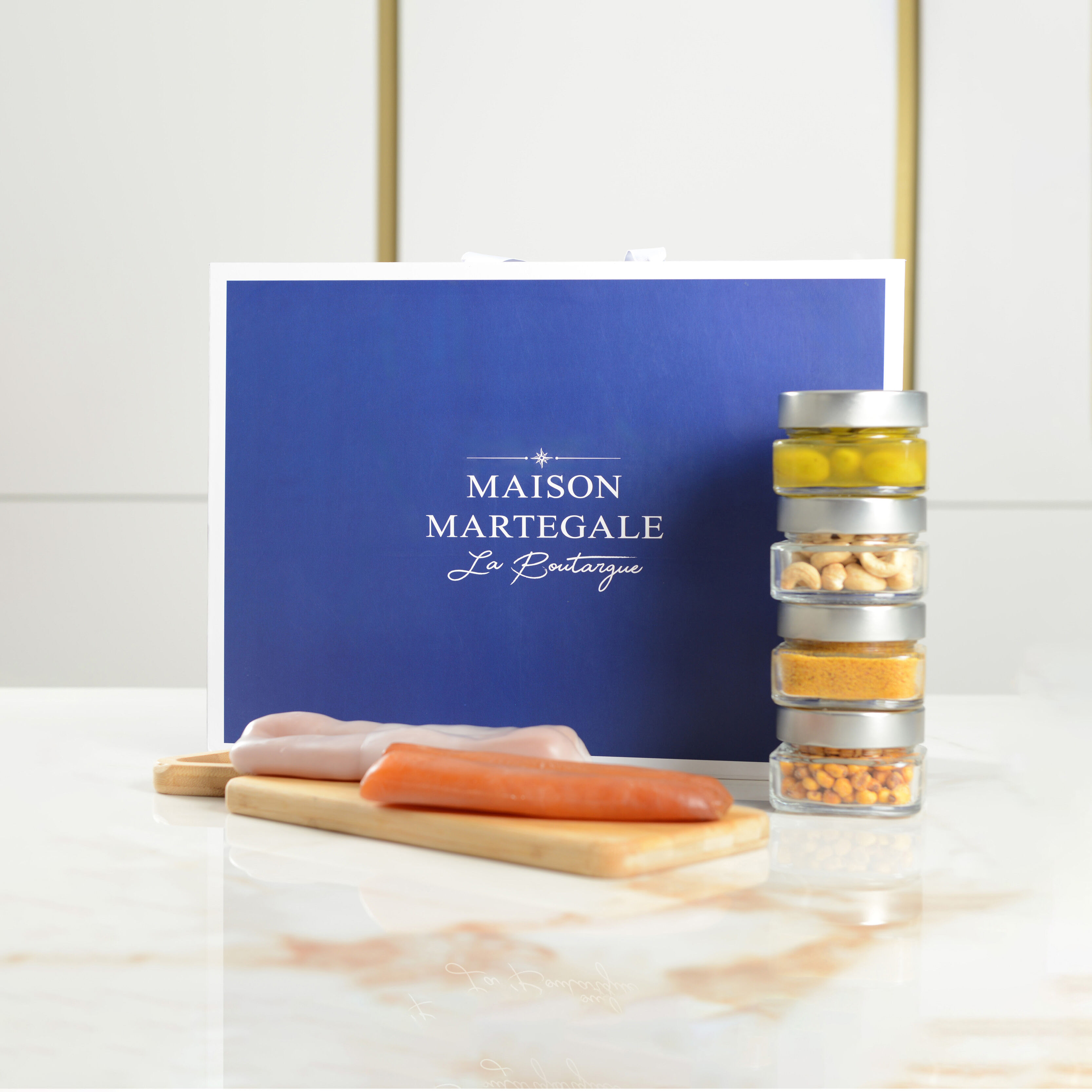 Coffret gourmand avec boutargues et ingrédients raffinés