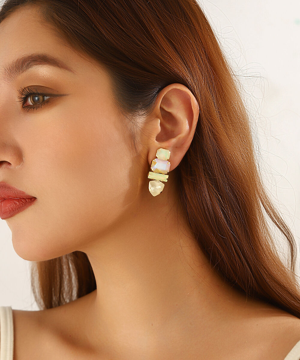 Boucles d’oreilles clips strass géométriques – 26PEBOL035