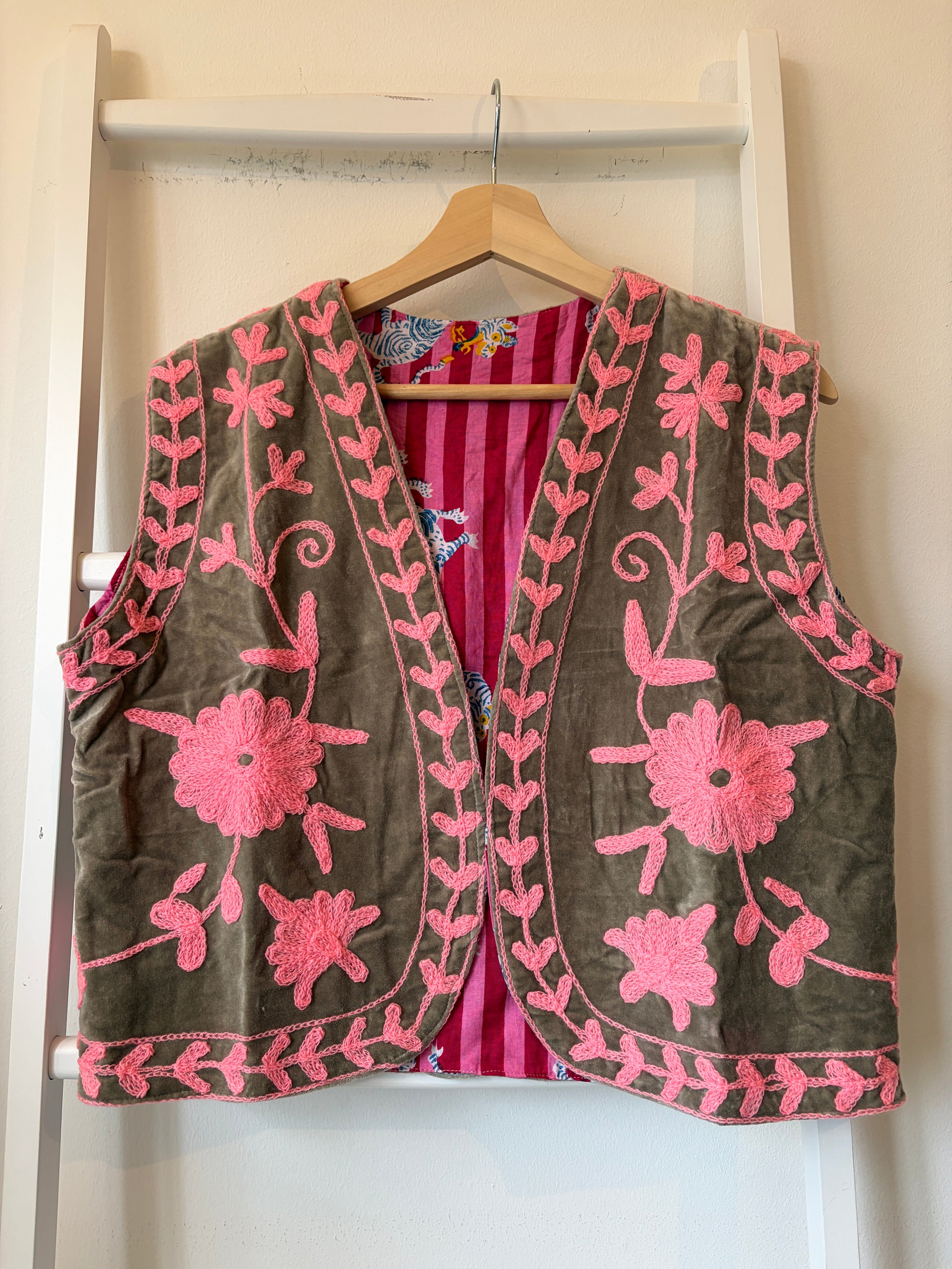 Velvet Suzani Embroidery Vest - Pink