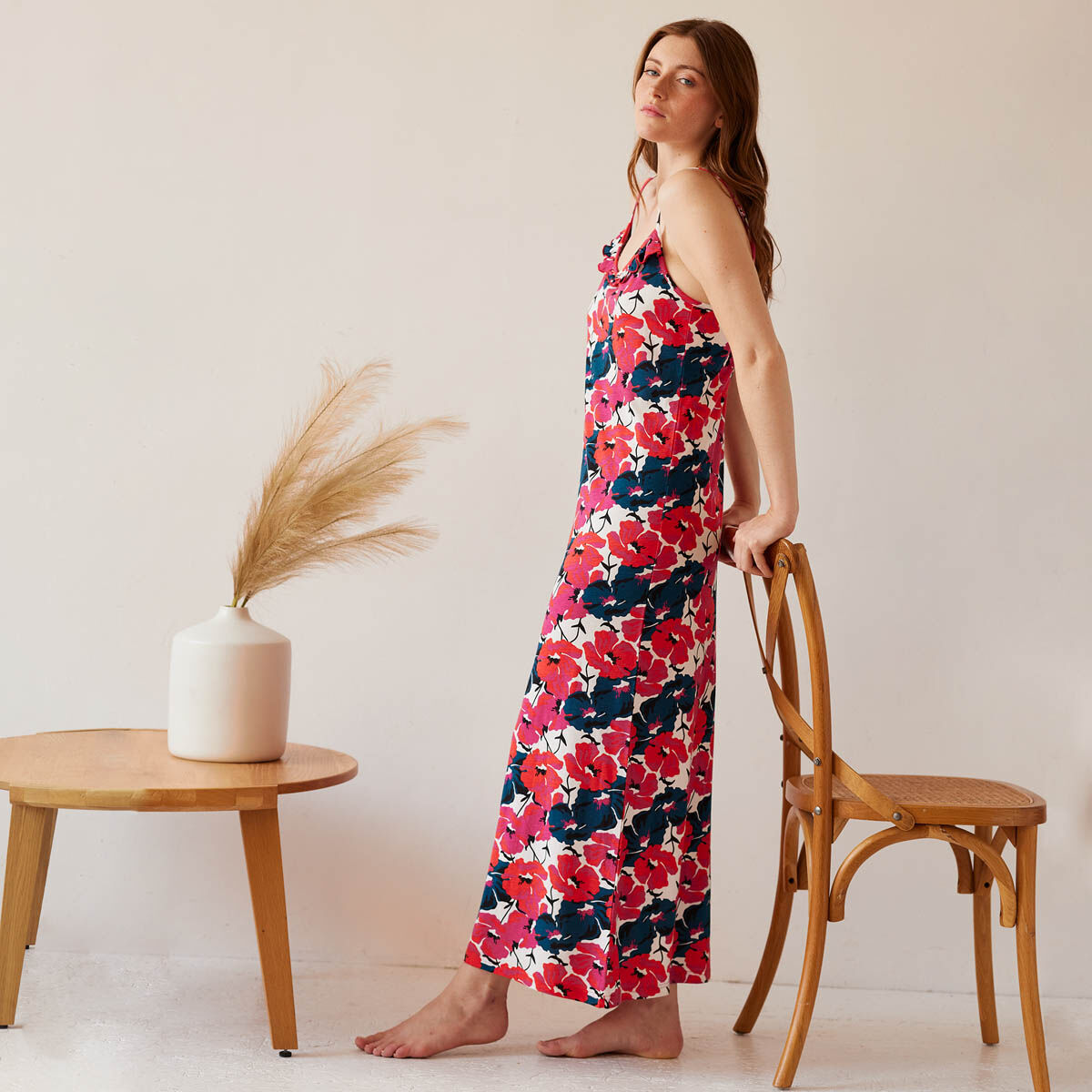 TECCIA Damen-Nachthemd, lang, Art.-Nr. TE.CERES.ZERO – Florale Eleganz und fließende Formen