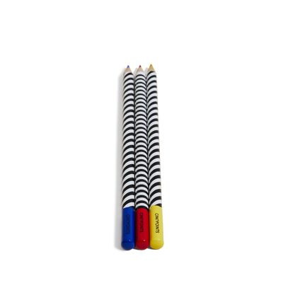Crayons de couleurs à rayures
