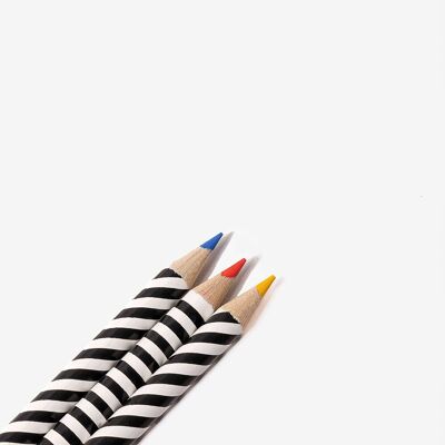 Crayons de couleurs à rayures