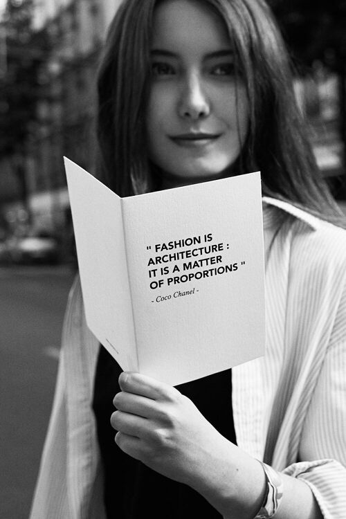 Carte postale "Fashion is architecture"