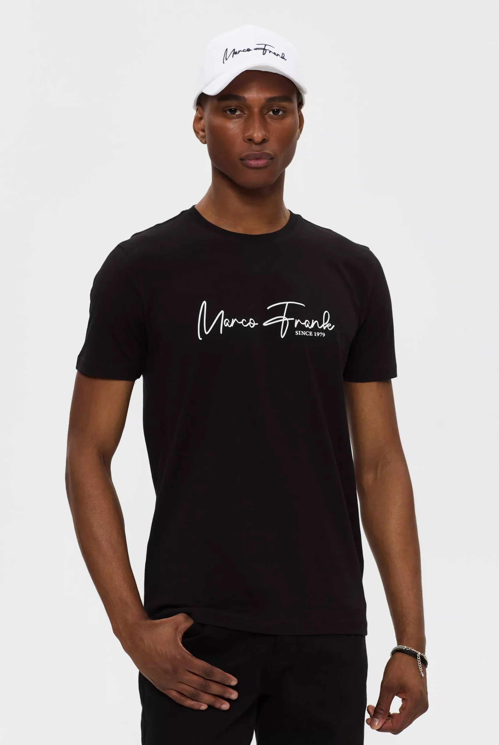 Fabien: camiseta con logo escrito a mano