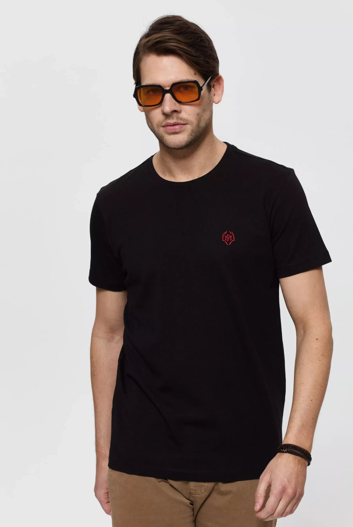 Maxence: Camiseta con logo de corona bordado