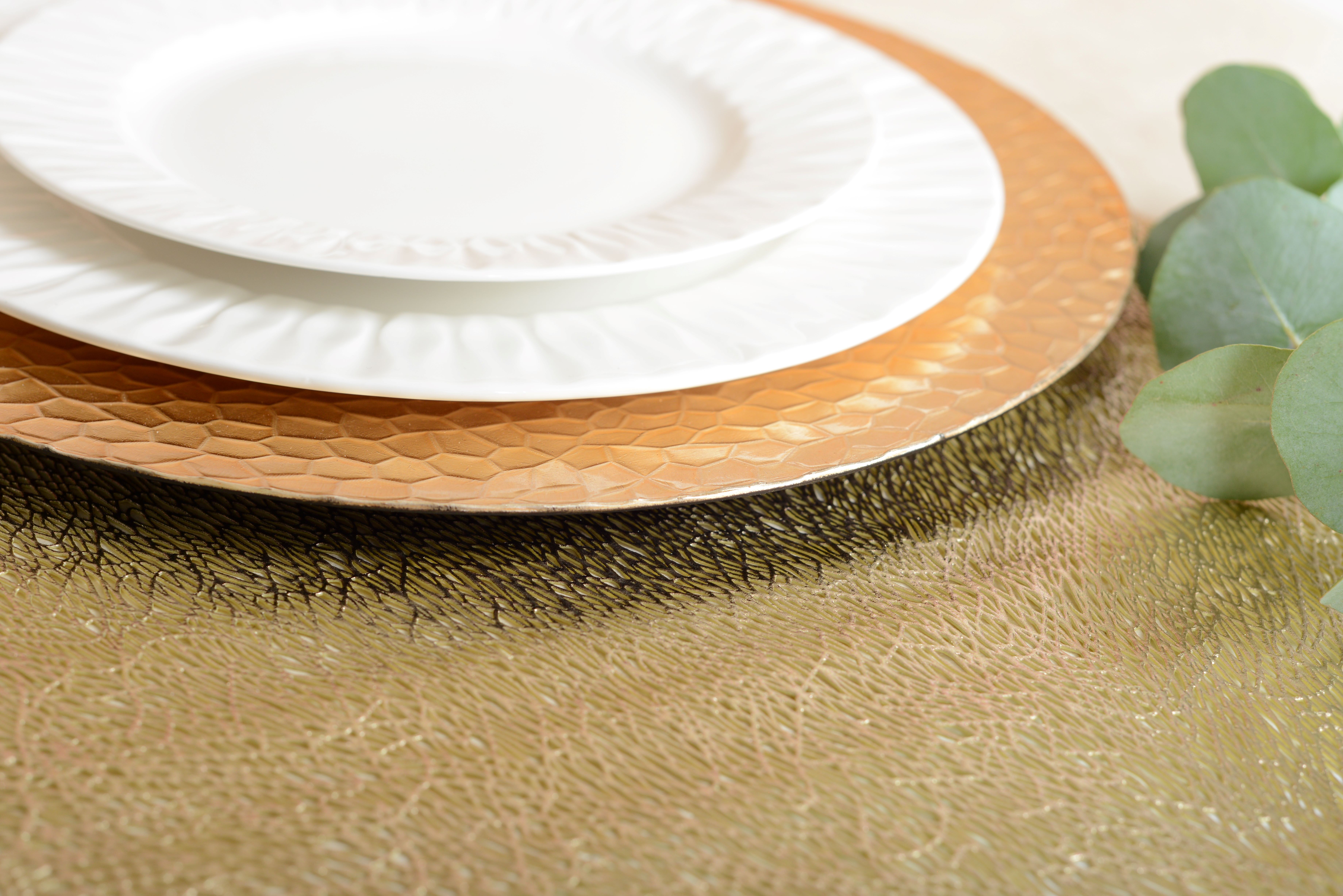 Chemin de table doré