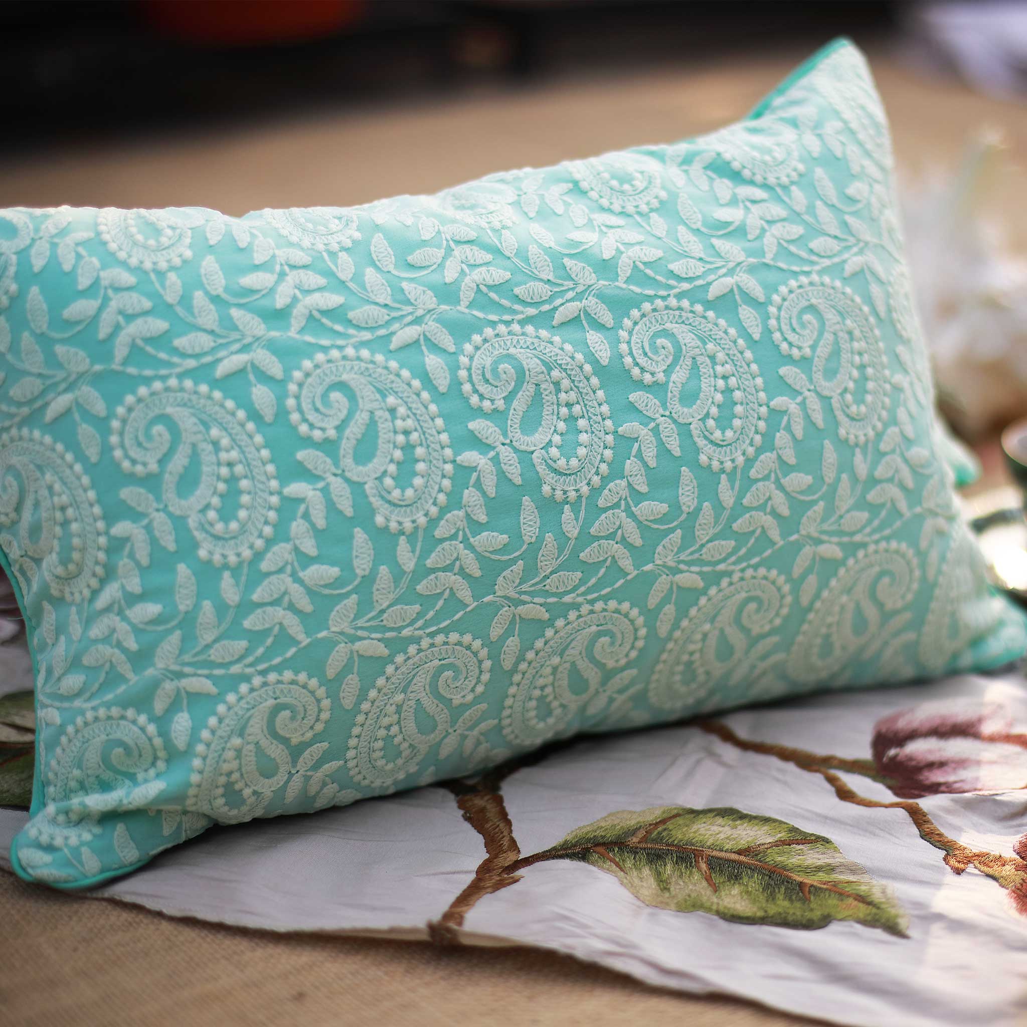 Kissenbezug mit Paisley-Muster in Blau oder Mintgrün