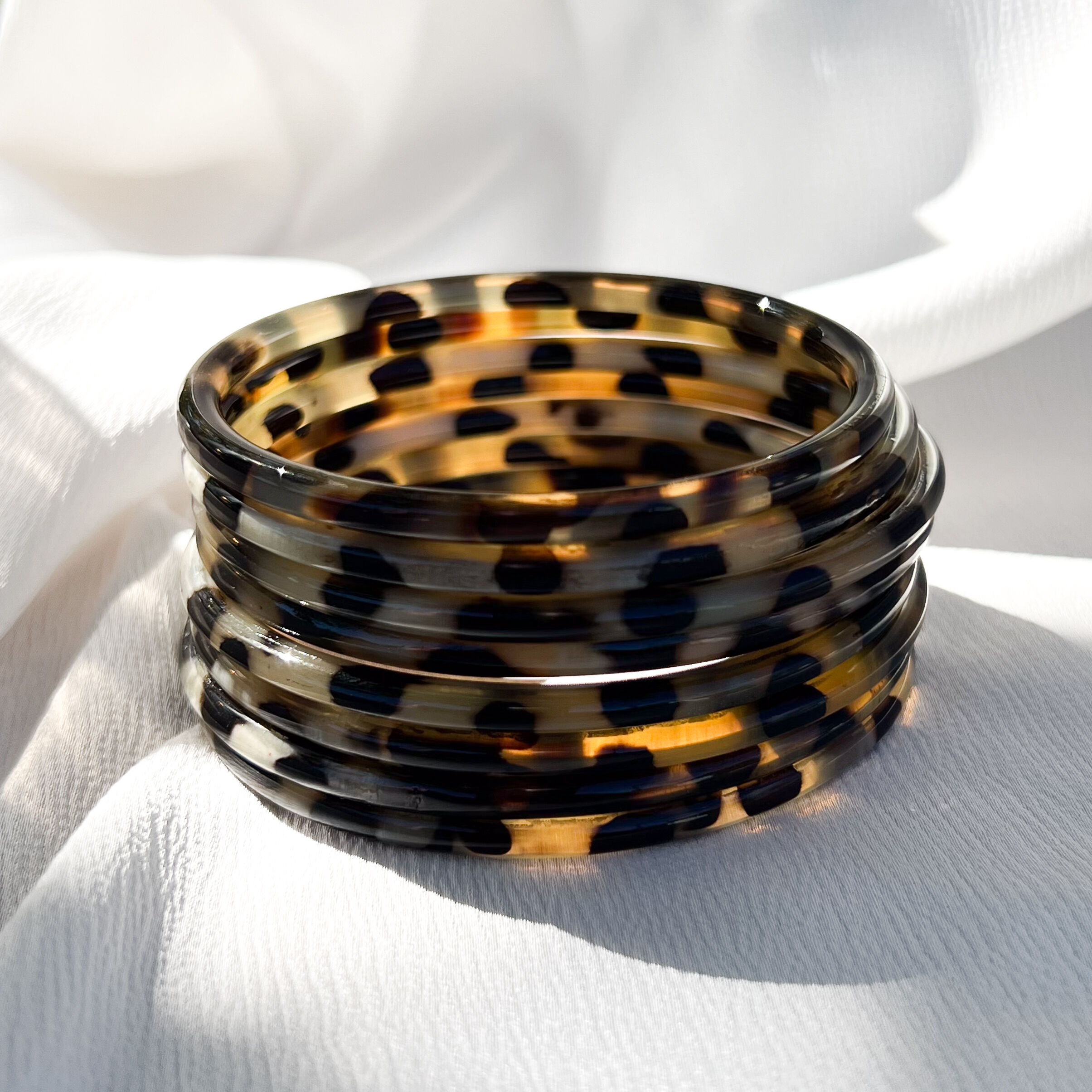 Jonc en corne de buffle léopard doré 6mm et 4mm plusieurs tailles dispo  - vendu par 1 -  motif animal panthère - Sucre et Cannelle