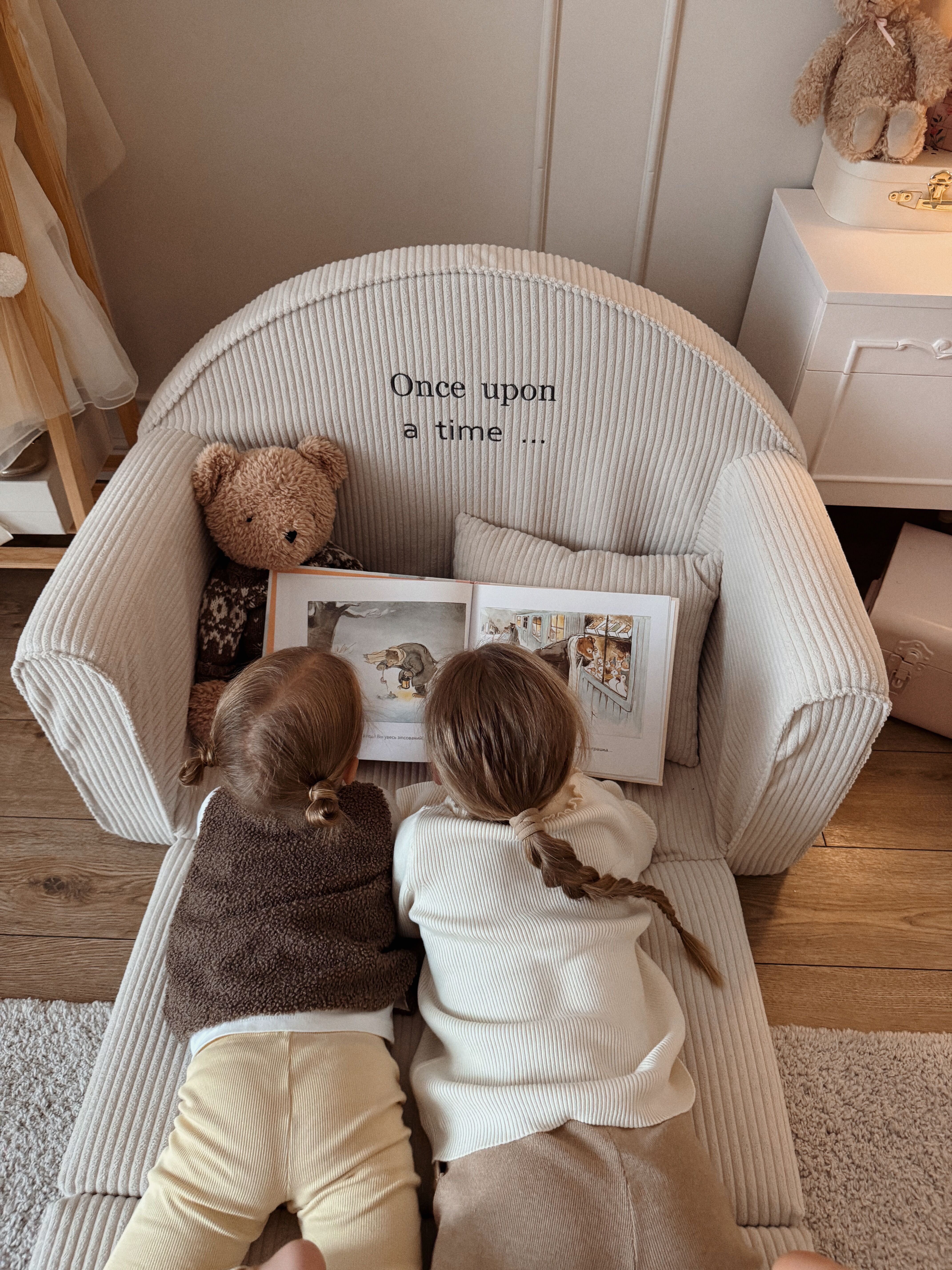 Mini divano letto in velluto a coste color bianco sporco