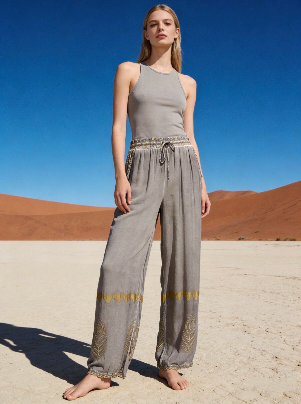 Fließende Hose mit Ethno-Print, verwaschener Stil