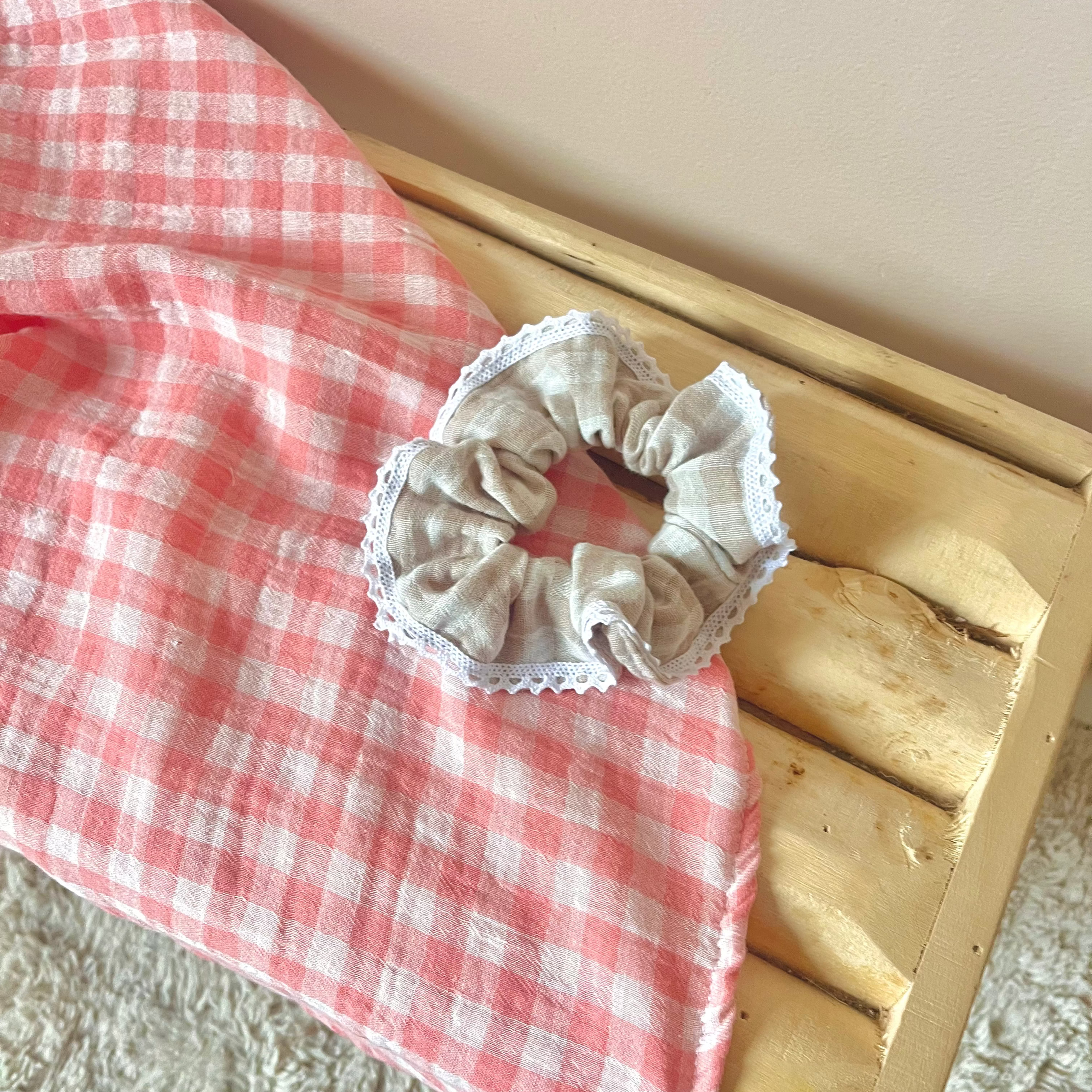 Mom's favorite - Beige gingham