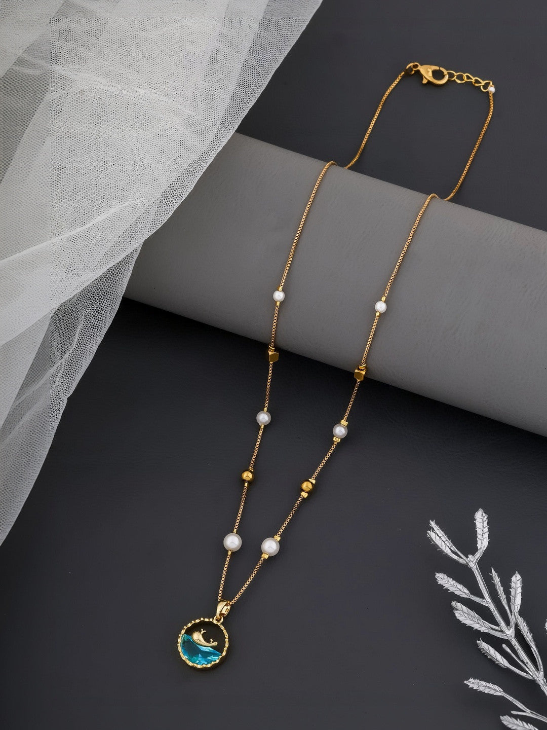 Brass Gold-Plated Necklace – Women's Jewelery – Gold-Plated Brass – Crystal Embellished