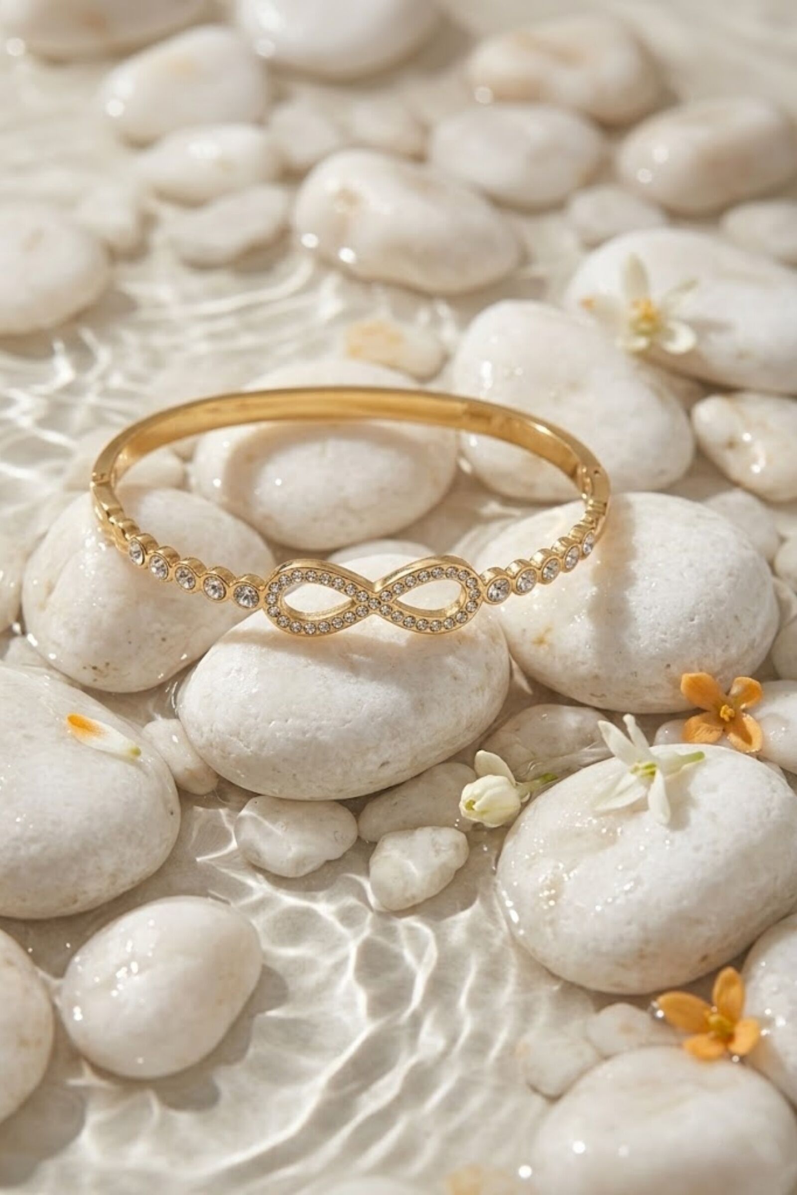 Bracelet Infini Strass Acier Inoxydable – Élégance Intemporelle