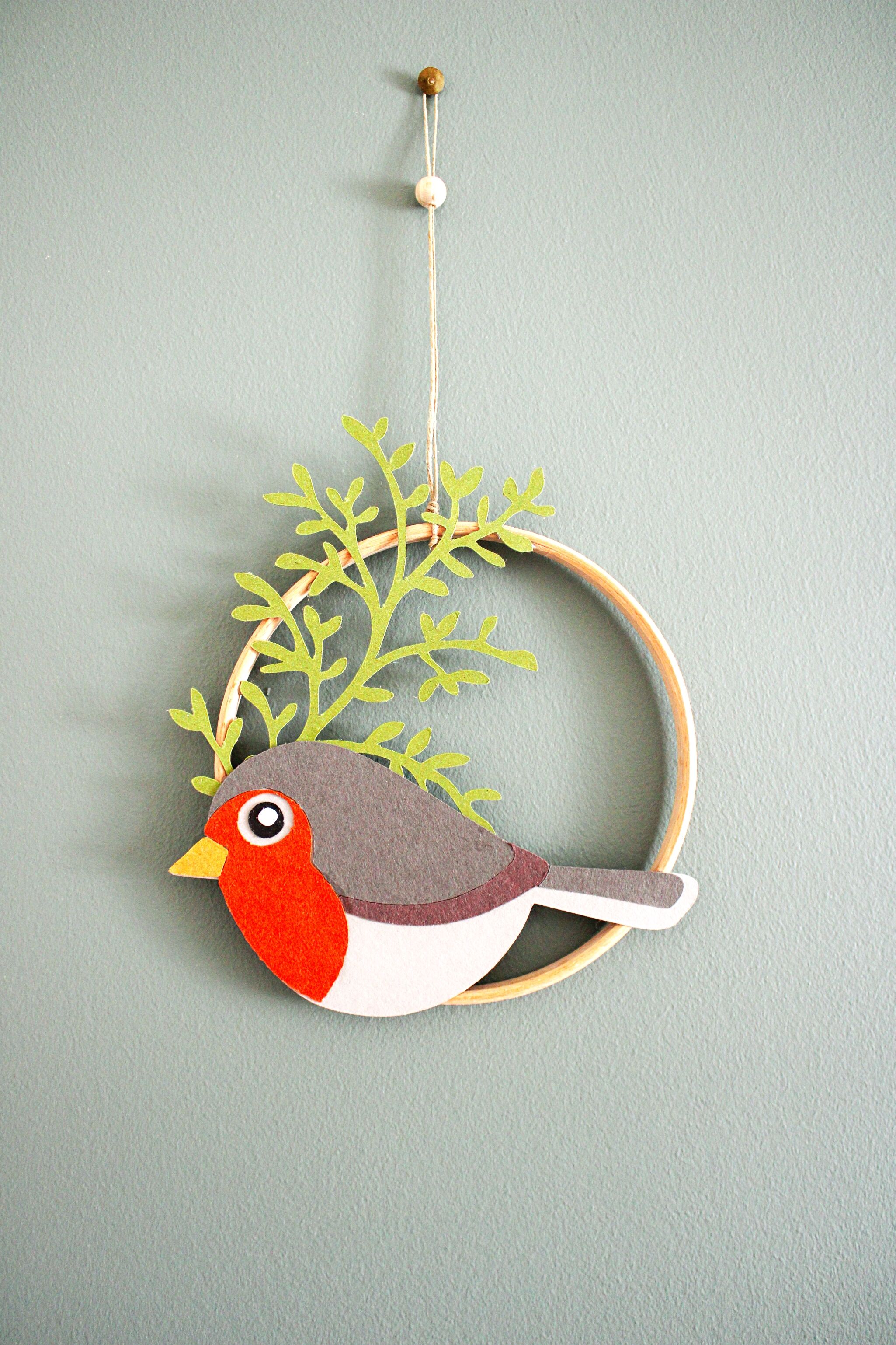 Mobile da parete con piccolo pettirosso