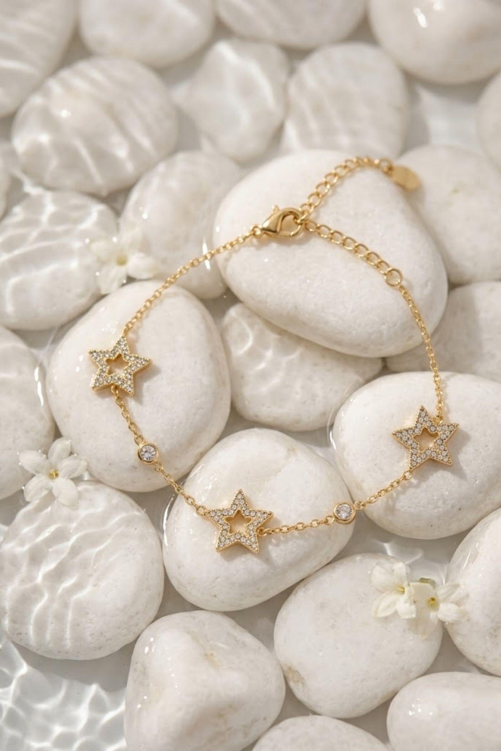 Bracelet Étoile Strass Acier Inoxydable – Brillance Élégante & Féminine