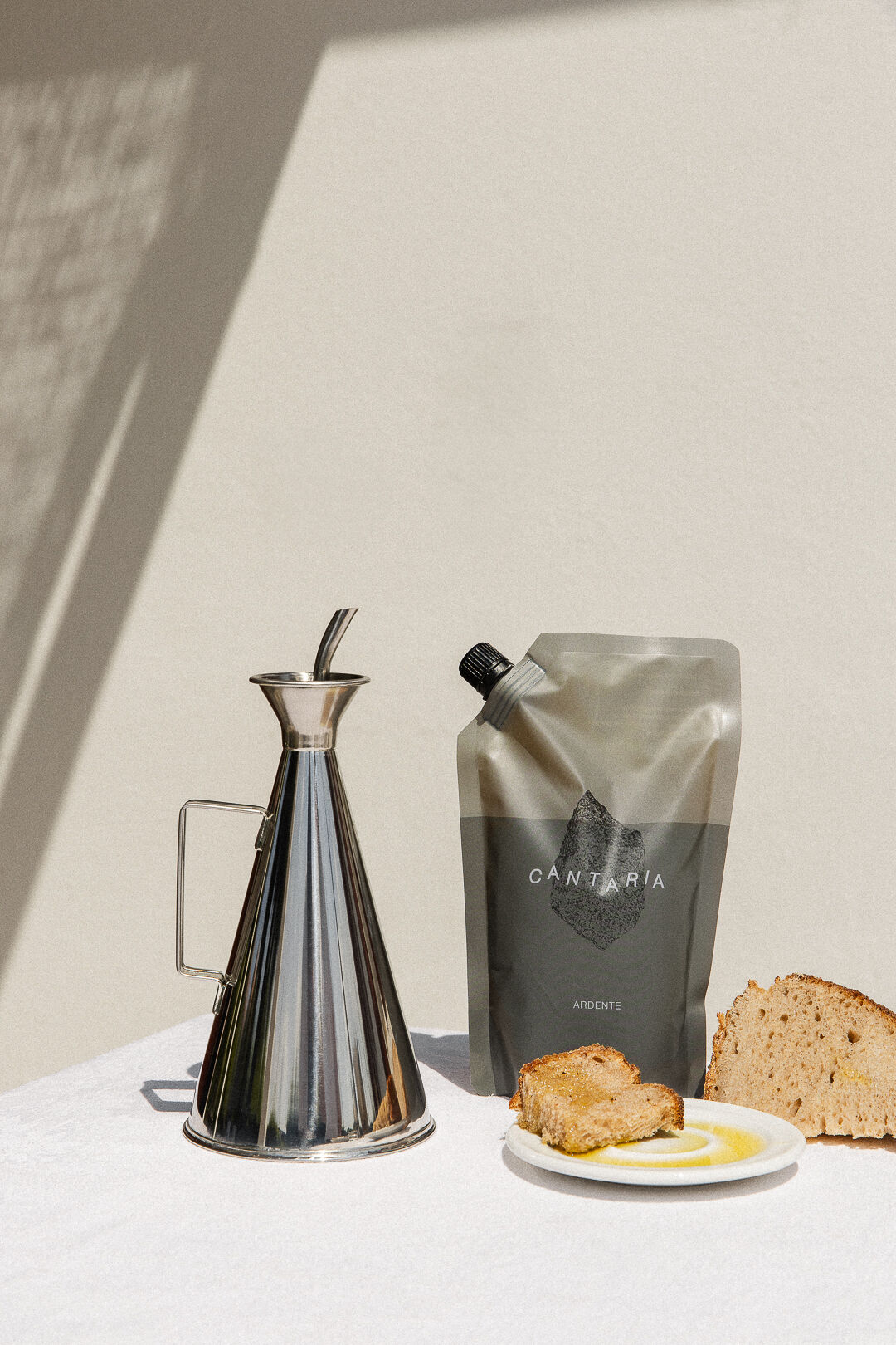 Cantaria oil cruet set + 500ml bottle of Cantaria Organic Ardente olive oil