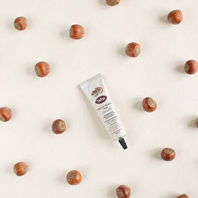 Hazelnut-scented daytime hand cream: in bulk without display