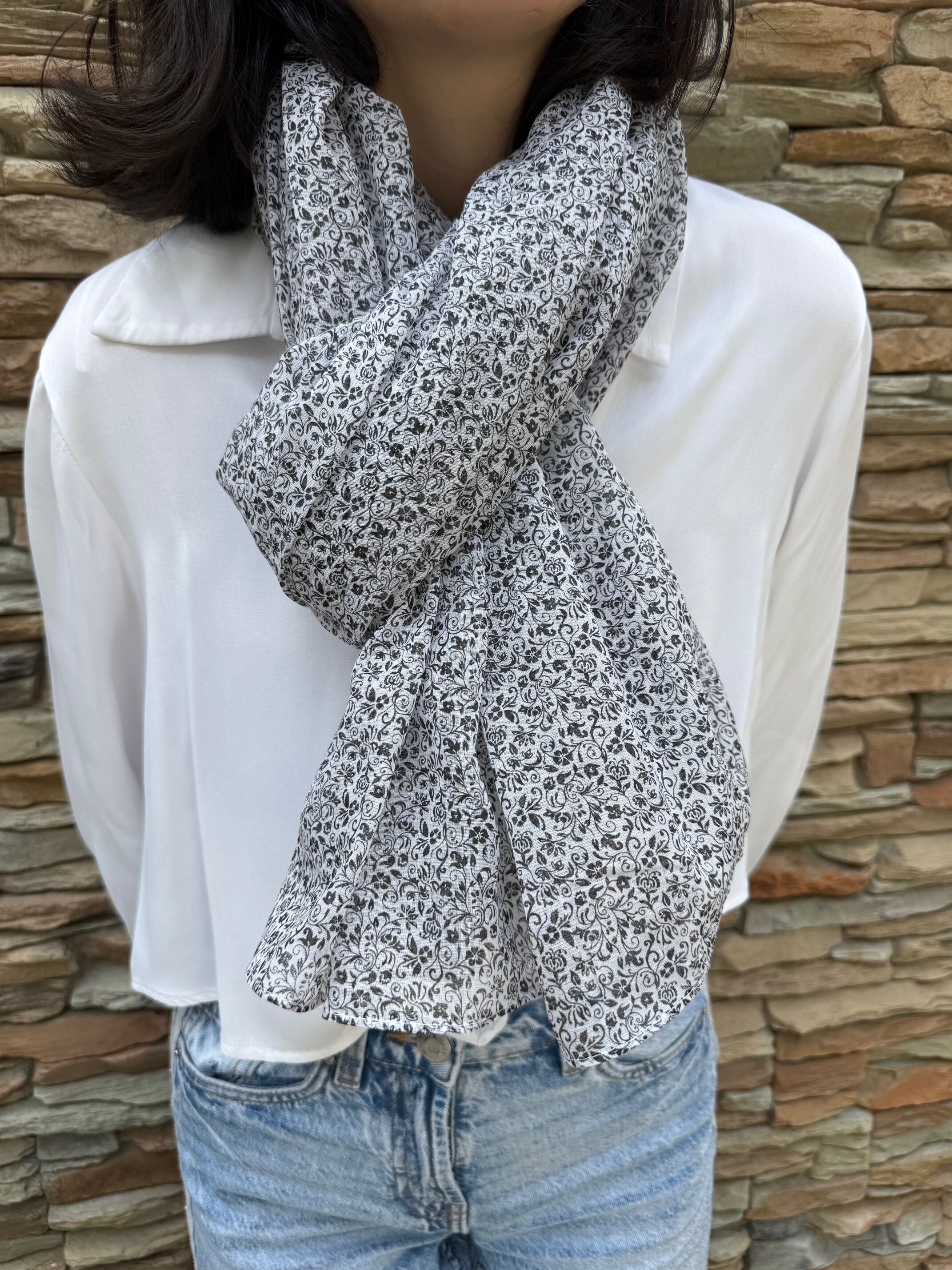Unisex micro-patterned scarf, 100% Indian cotton