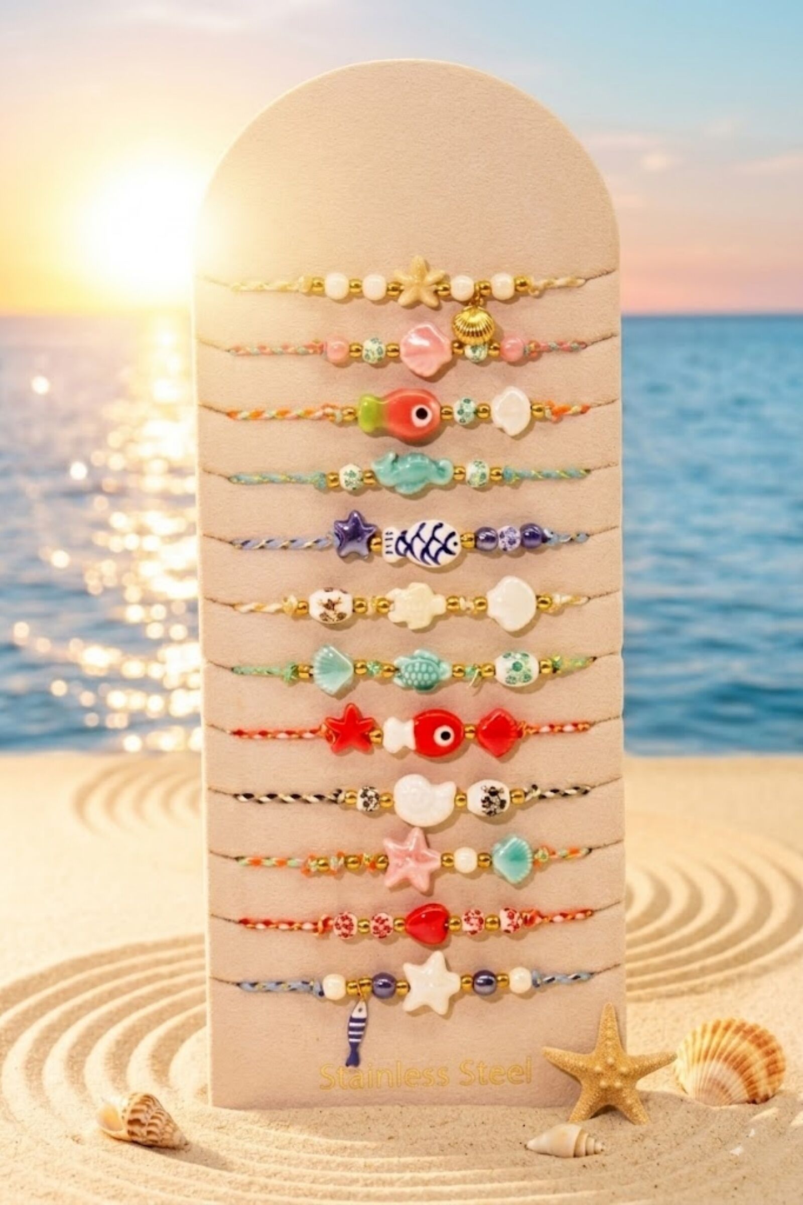 Lot de 12 Bracelets Thème Marin Poisson Céramique en Acier Inoxydable – Modèles Assortis + Présentoir Offert