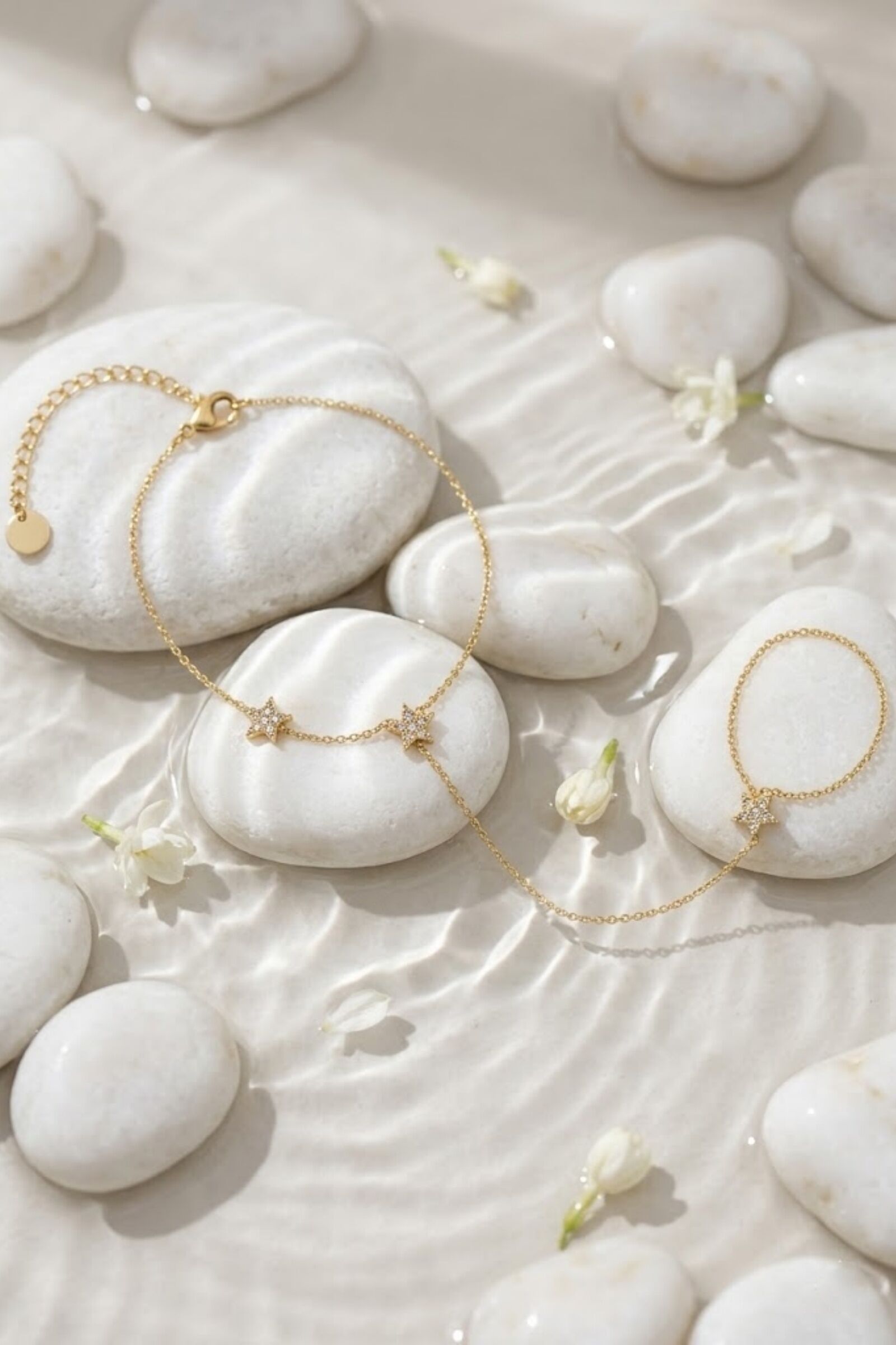 Chaîne de Main Étoile en Acier Inoxydable – Brillance Chic & Tendance