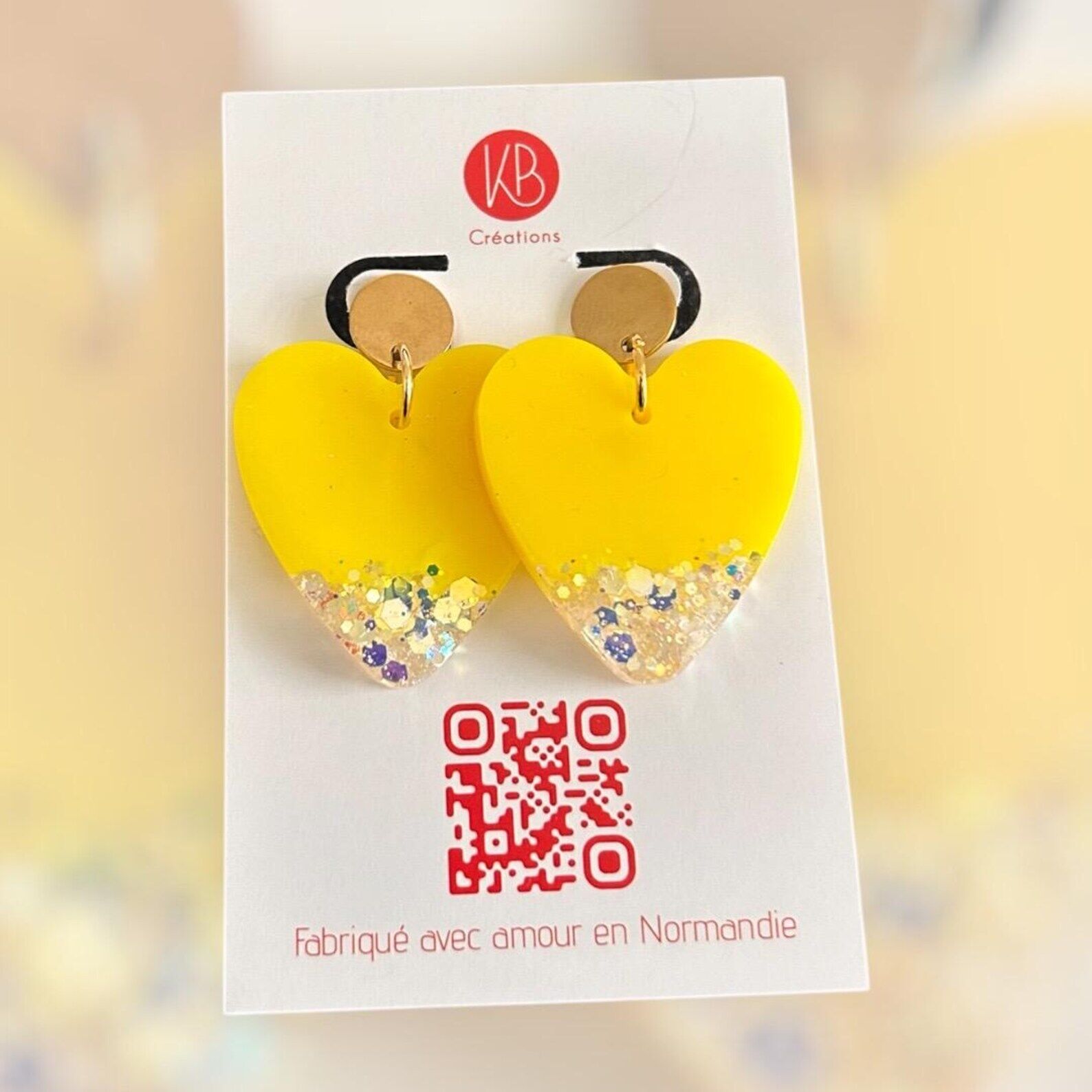 Boucles d’oreilles cœur jaune pailleté