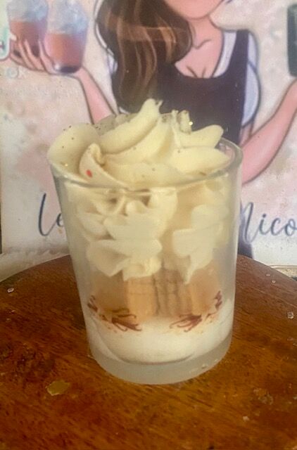 Mini vanilla-scented gourmet candle