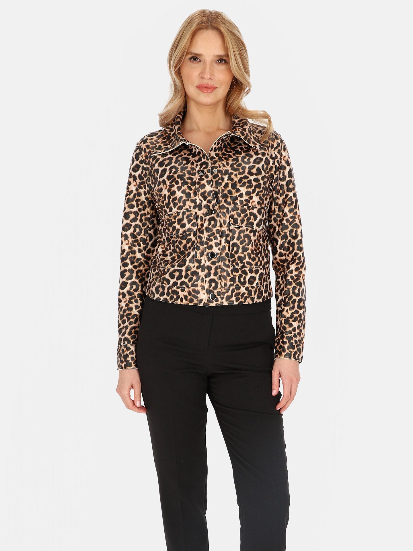 Chaqueta corta de mujer con estampado de leopardo