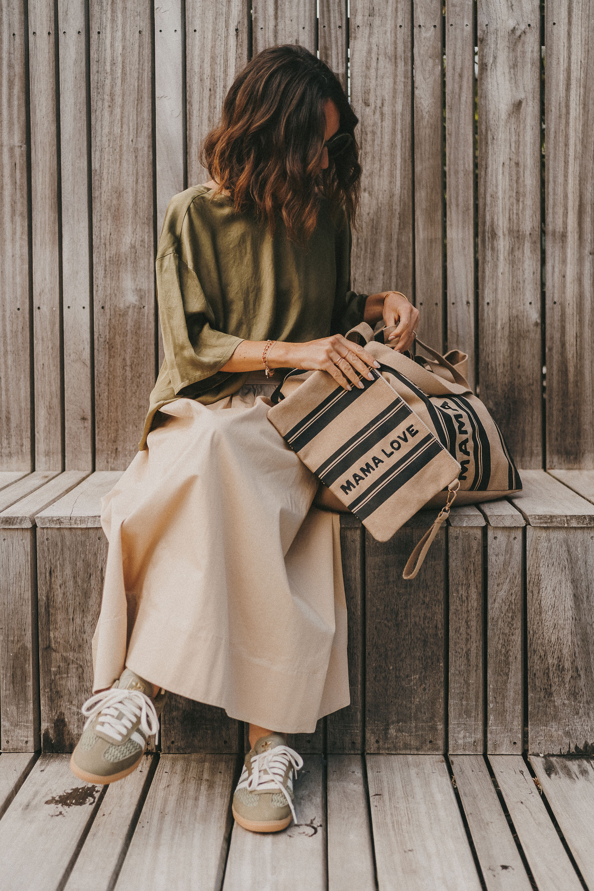 Kira clutch - Mama love beige