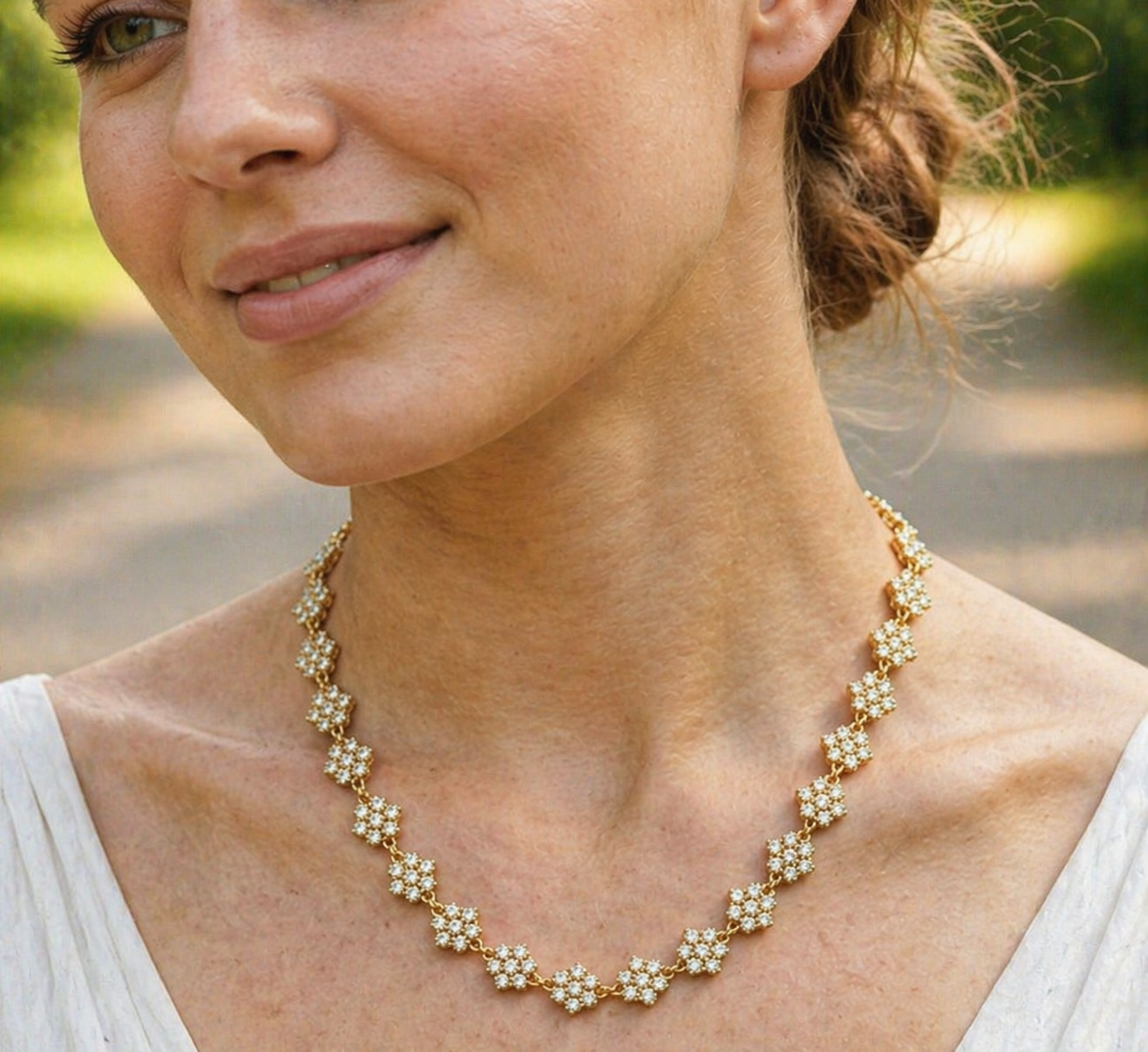Boho-Blumenkette mit Strasssteinen