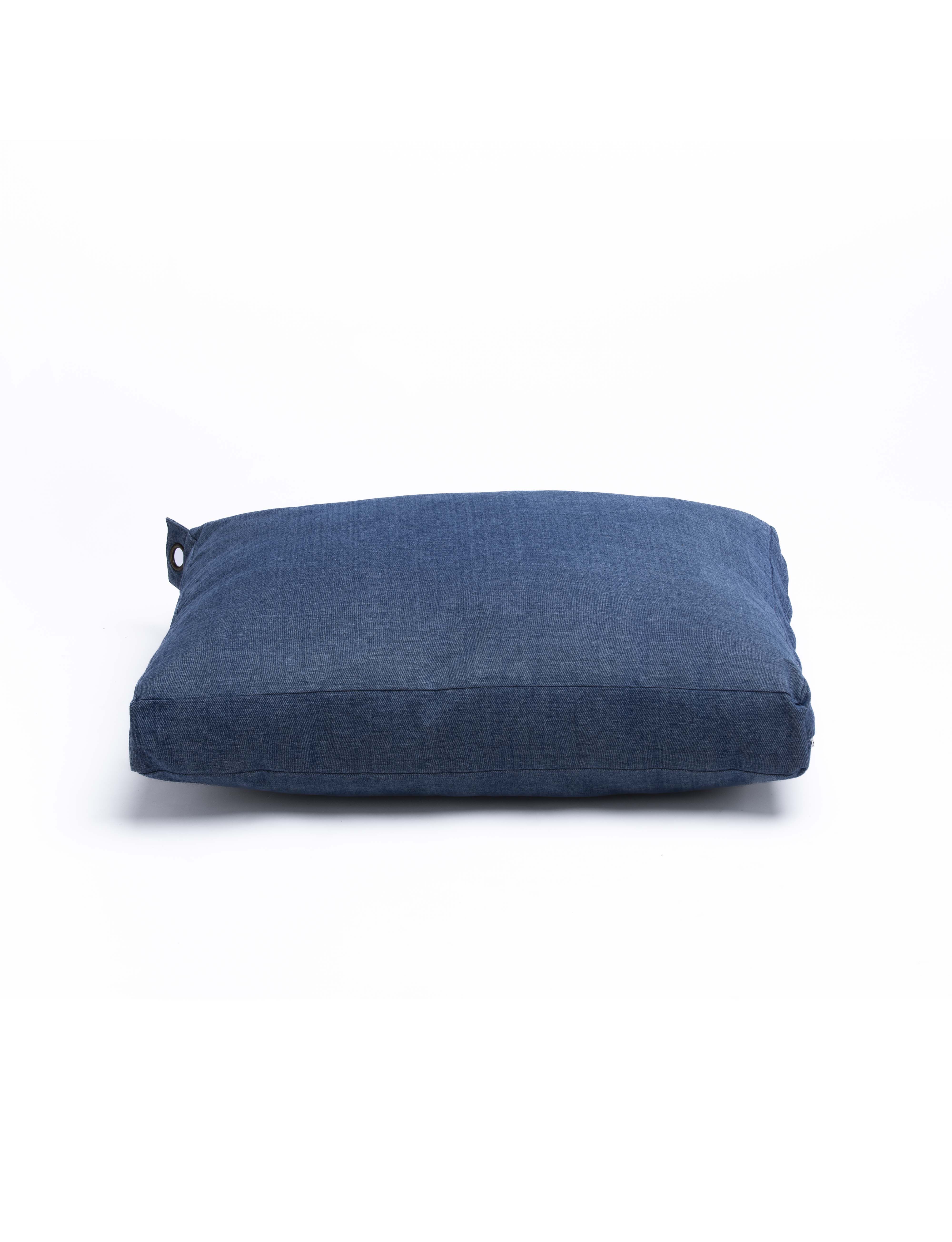 Hundebett mit Kissenbezug aus Jeans
