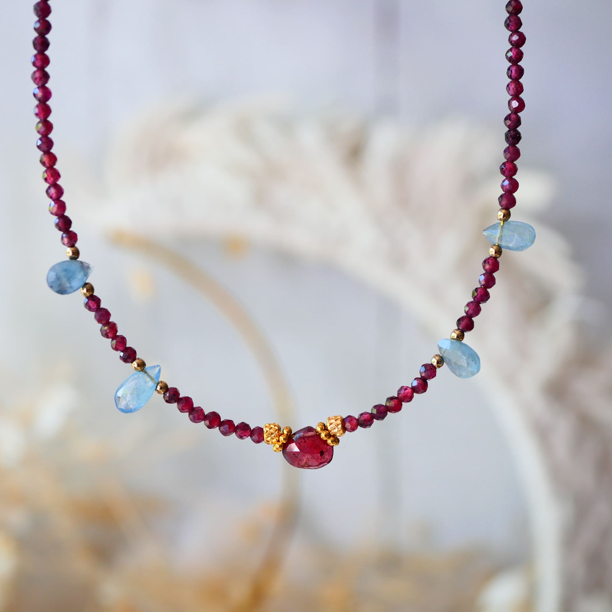 Collier Sagara — Grenat & Aigue-Marine - Passion & Sérénité