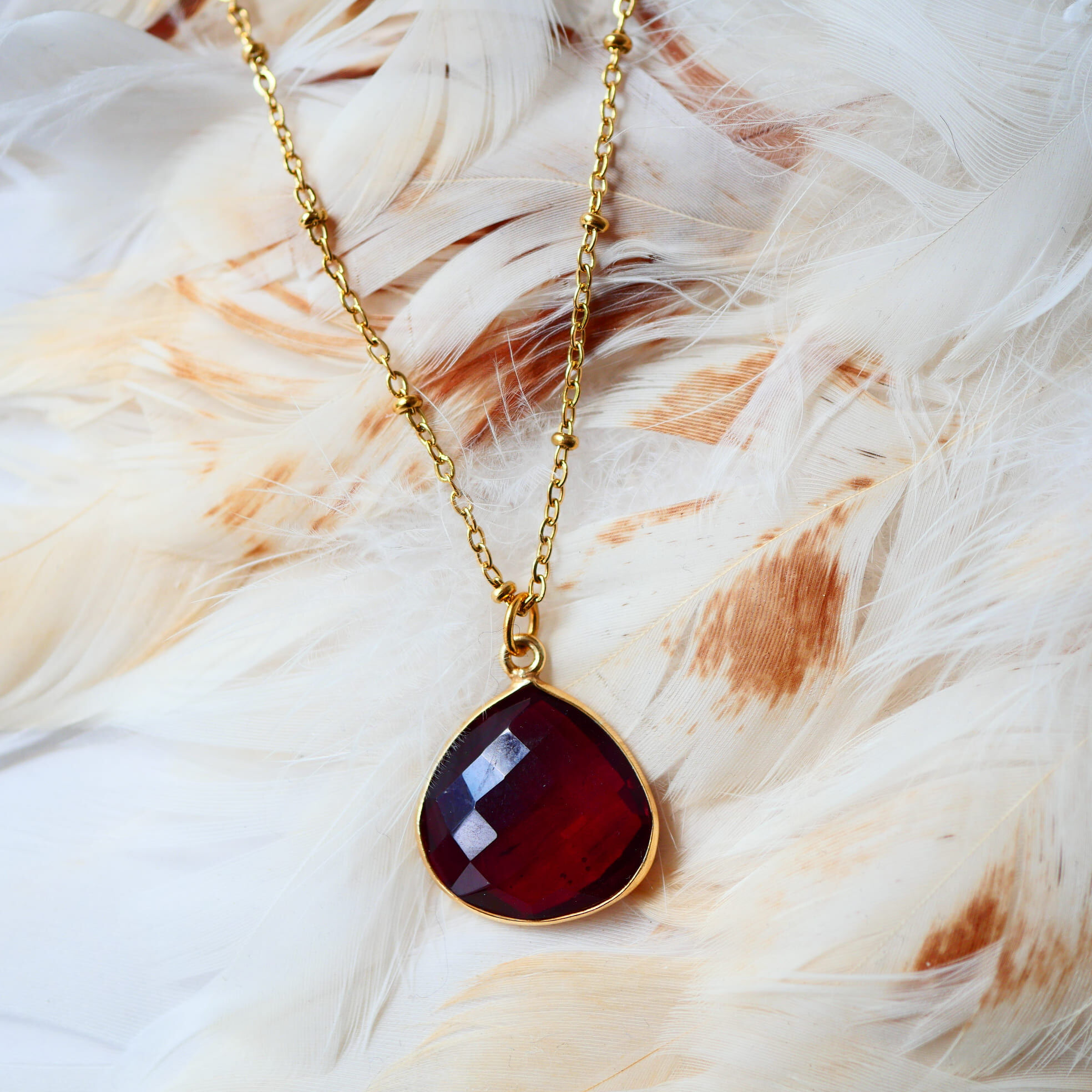 Collier Justine — Grenat Feu Tranquille