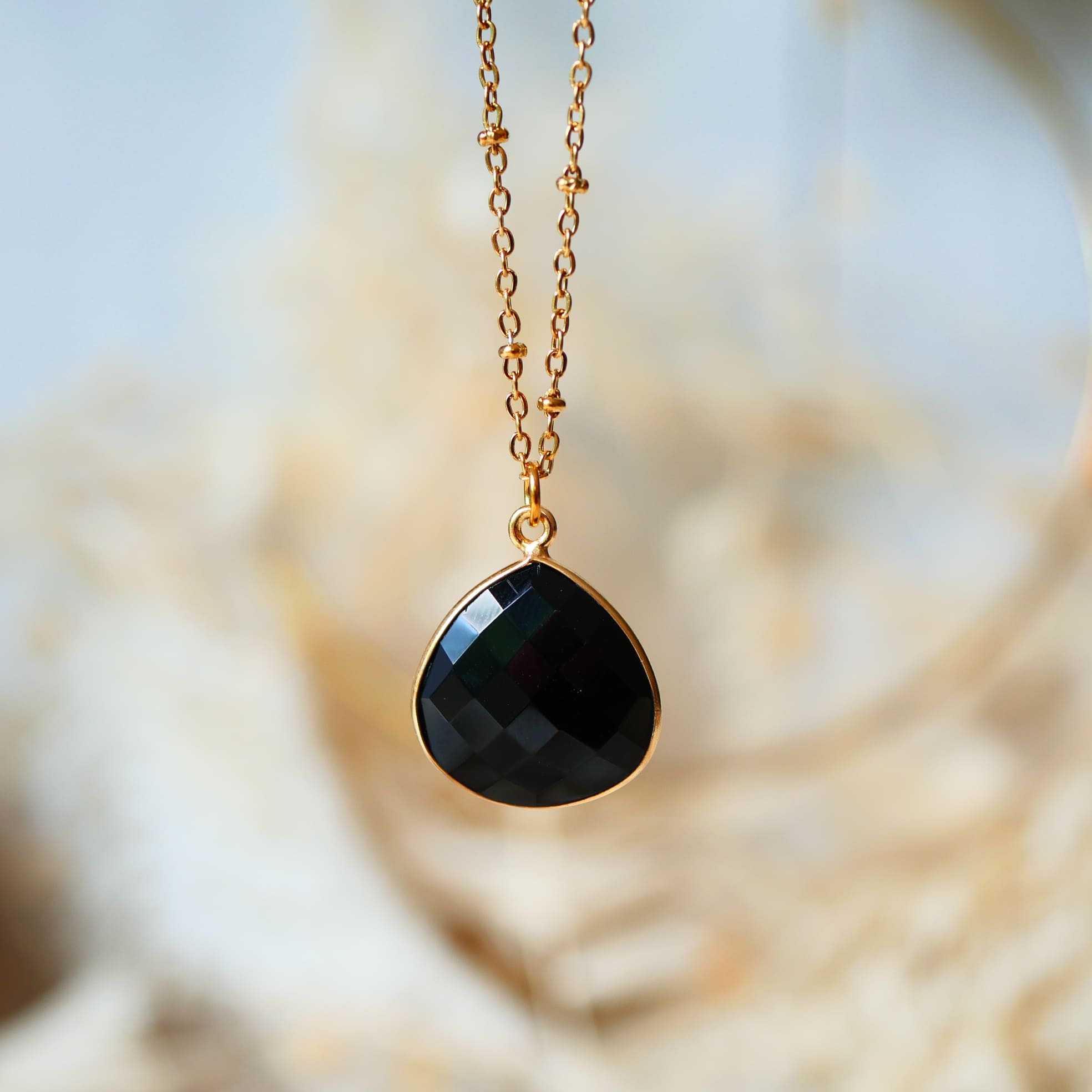 Collier Justine — Onyx Noir Force et Protection