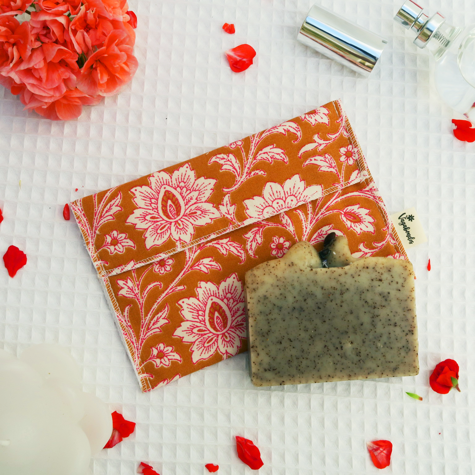 Waterproof cotton & PUL pouch – Envelope size – Les Beaux Jours Collection